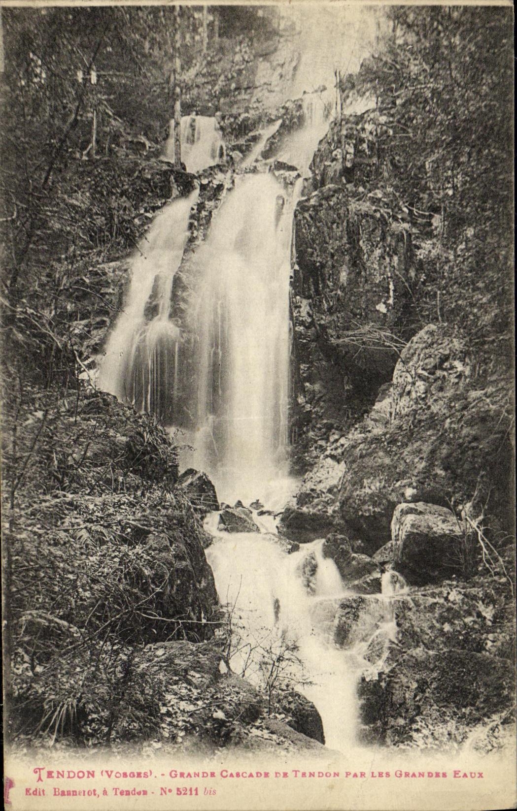 VINTAGE POSTCARD Tendon Large cascade by large water
