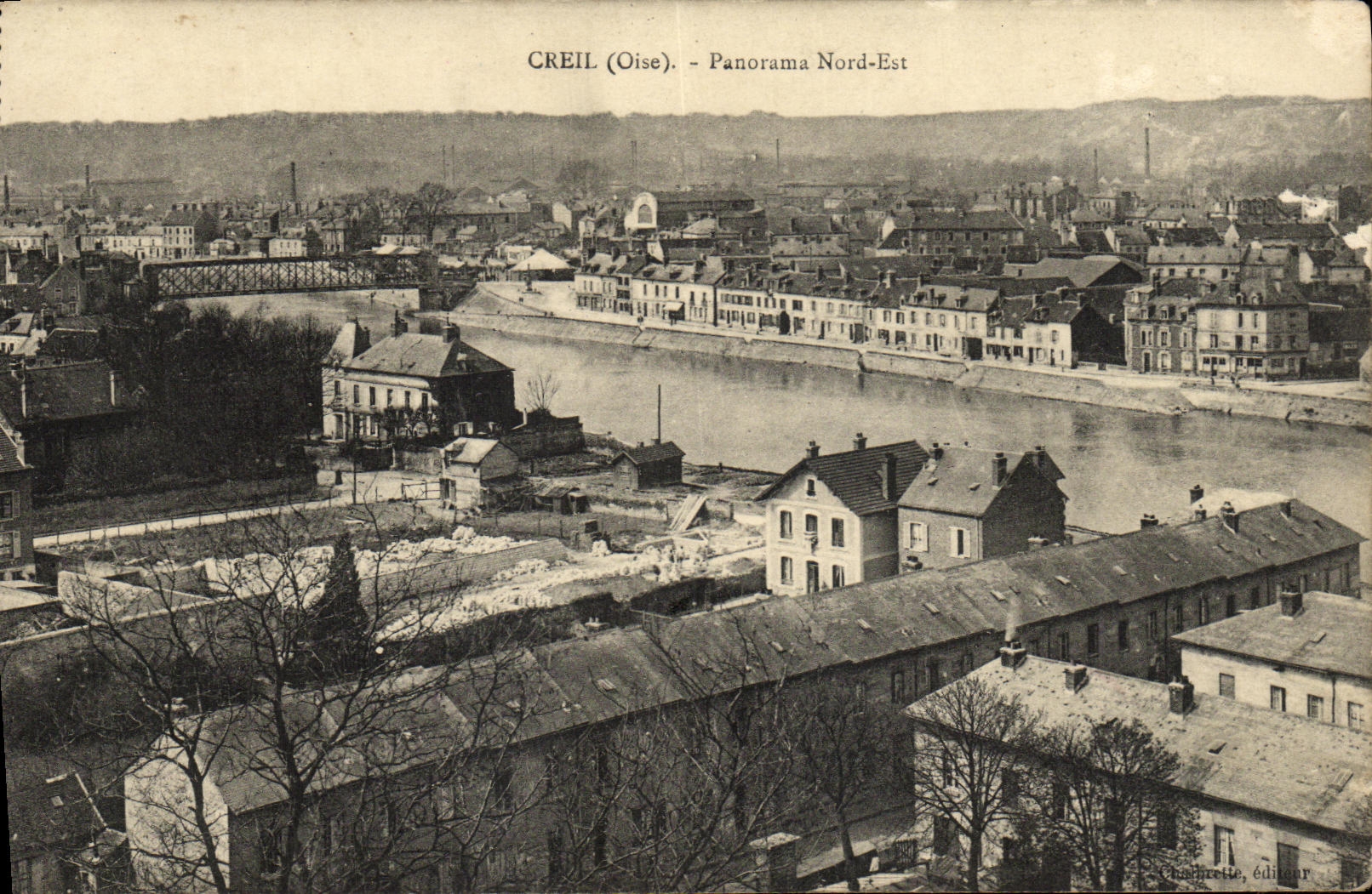 El panorama norteno de Creil de la POSTAL de la VENDIMIA es