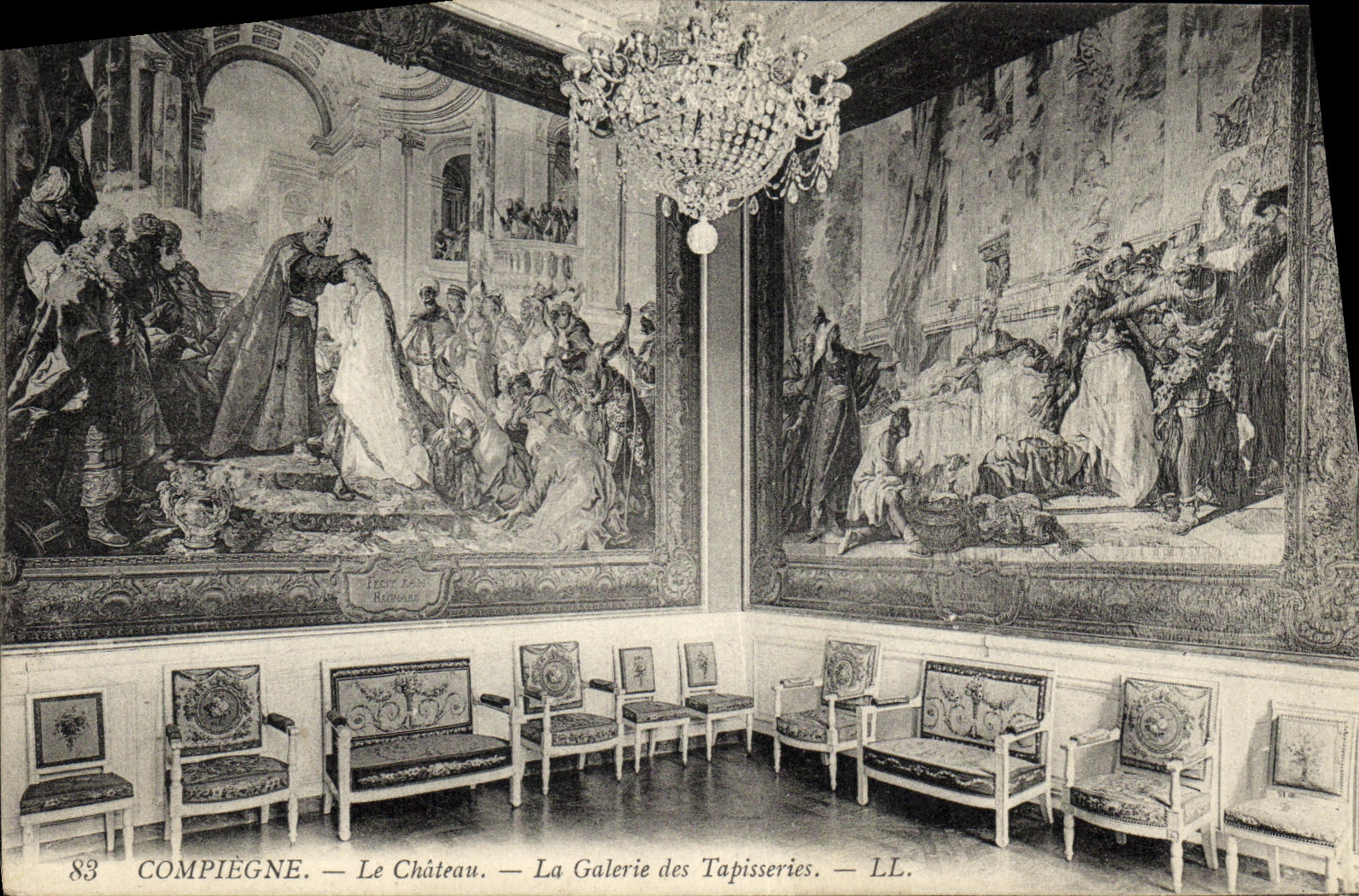 CPA Compiegne Le Chateau La Galerie des Tapisseries