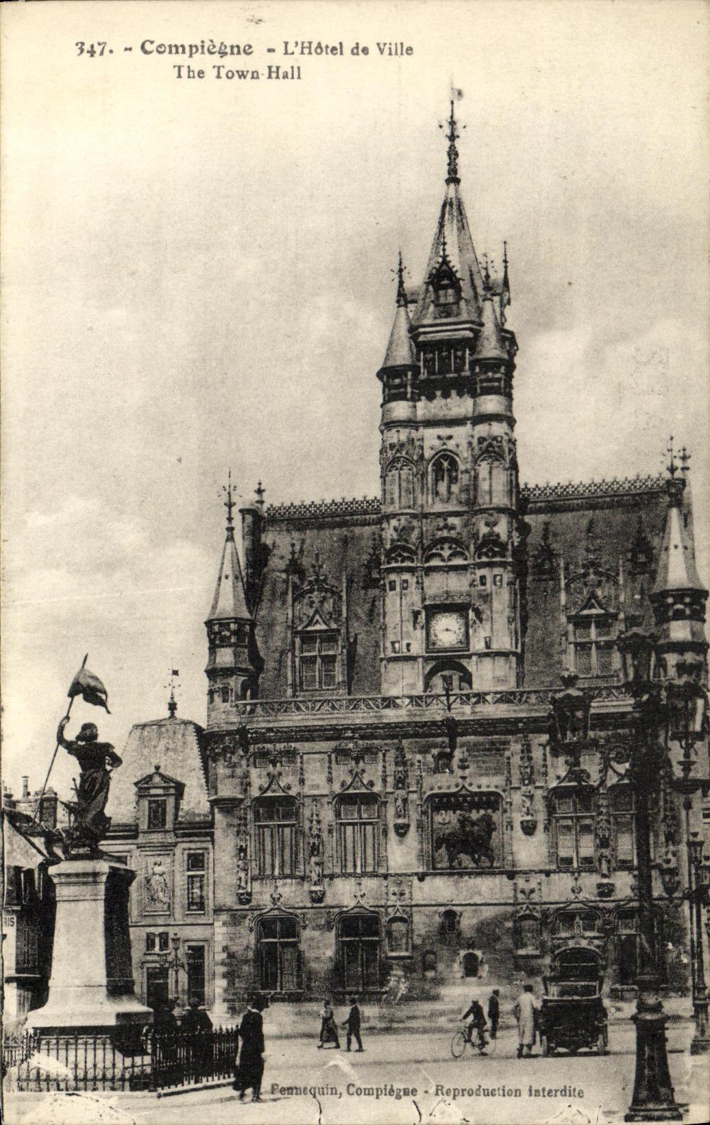 CPA Compiegne L Hotel de Ville