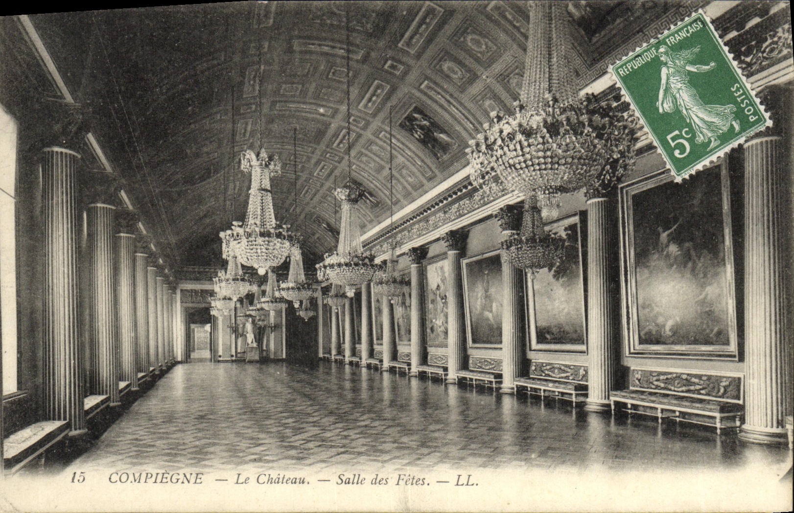 CPA Compiegne Le Chateau Salle des Fetes