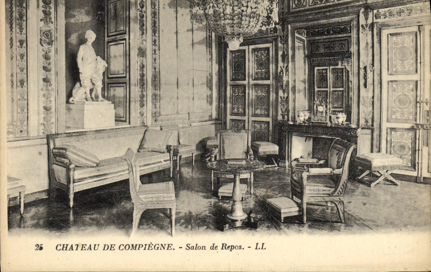 CPA Compiegne Le Chateau Salon de Repos