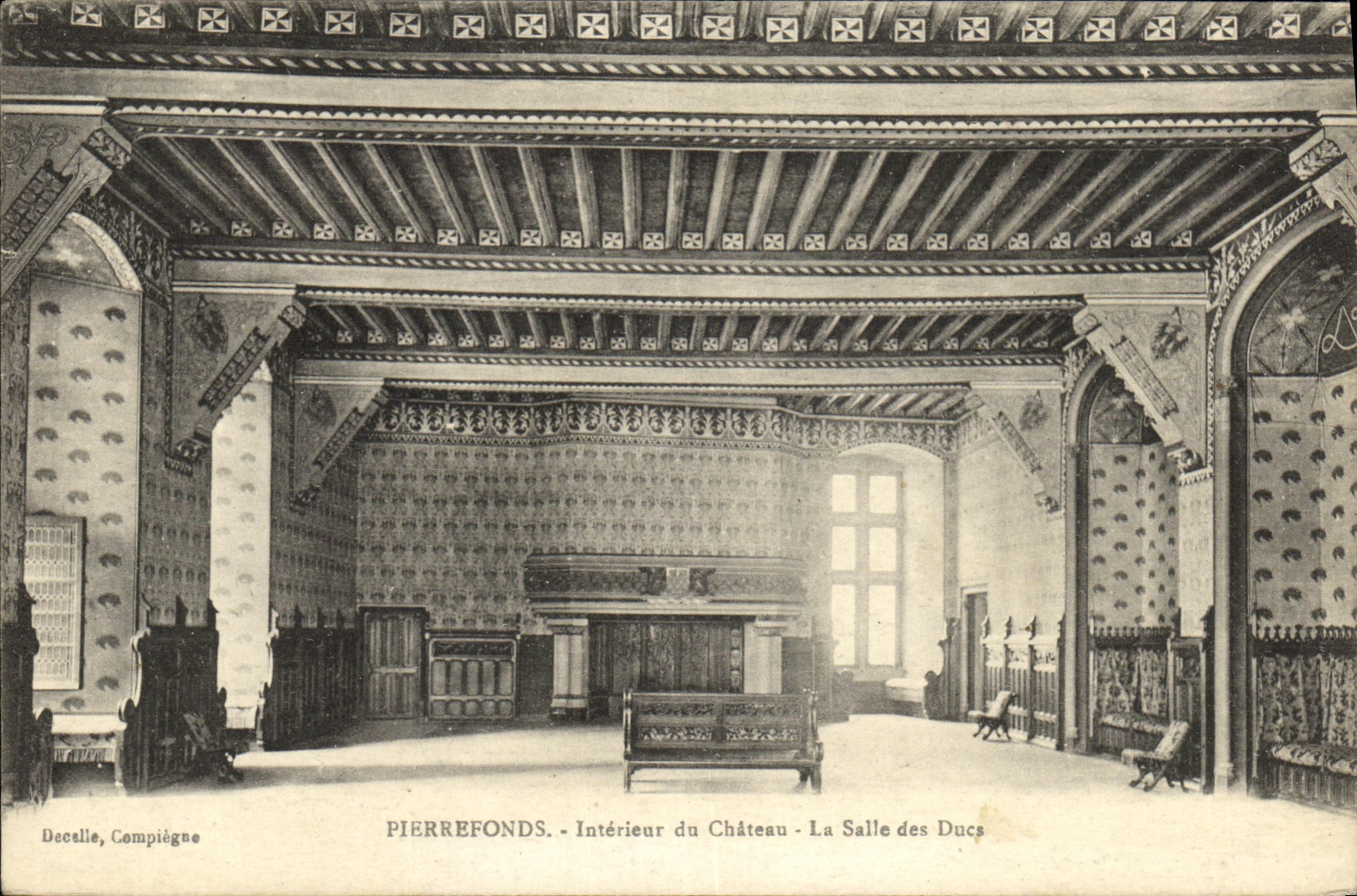 POSTAL Pierrefonds interior de la VENDIMIA de castillo el cuarto de los duques