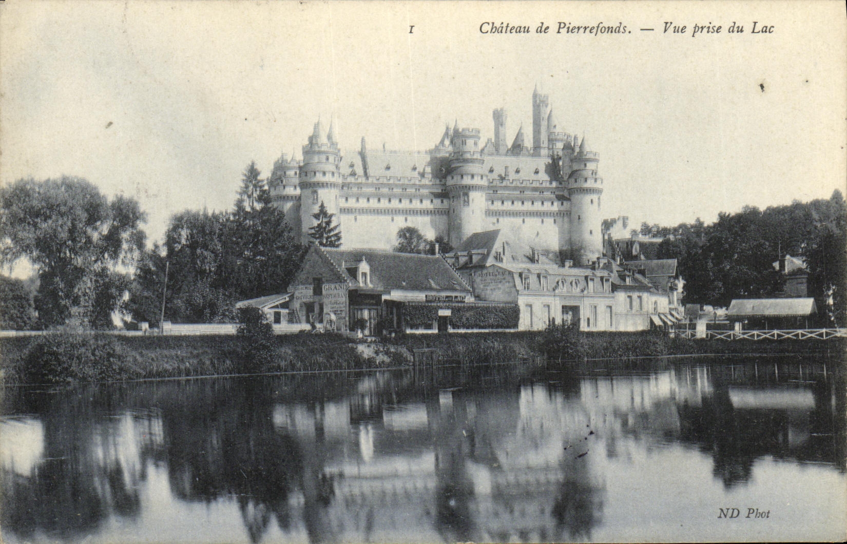POSTAL Pierrefonds de la VENDIMIA del castillo vista del lago