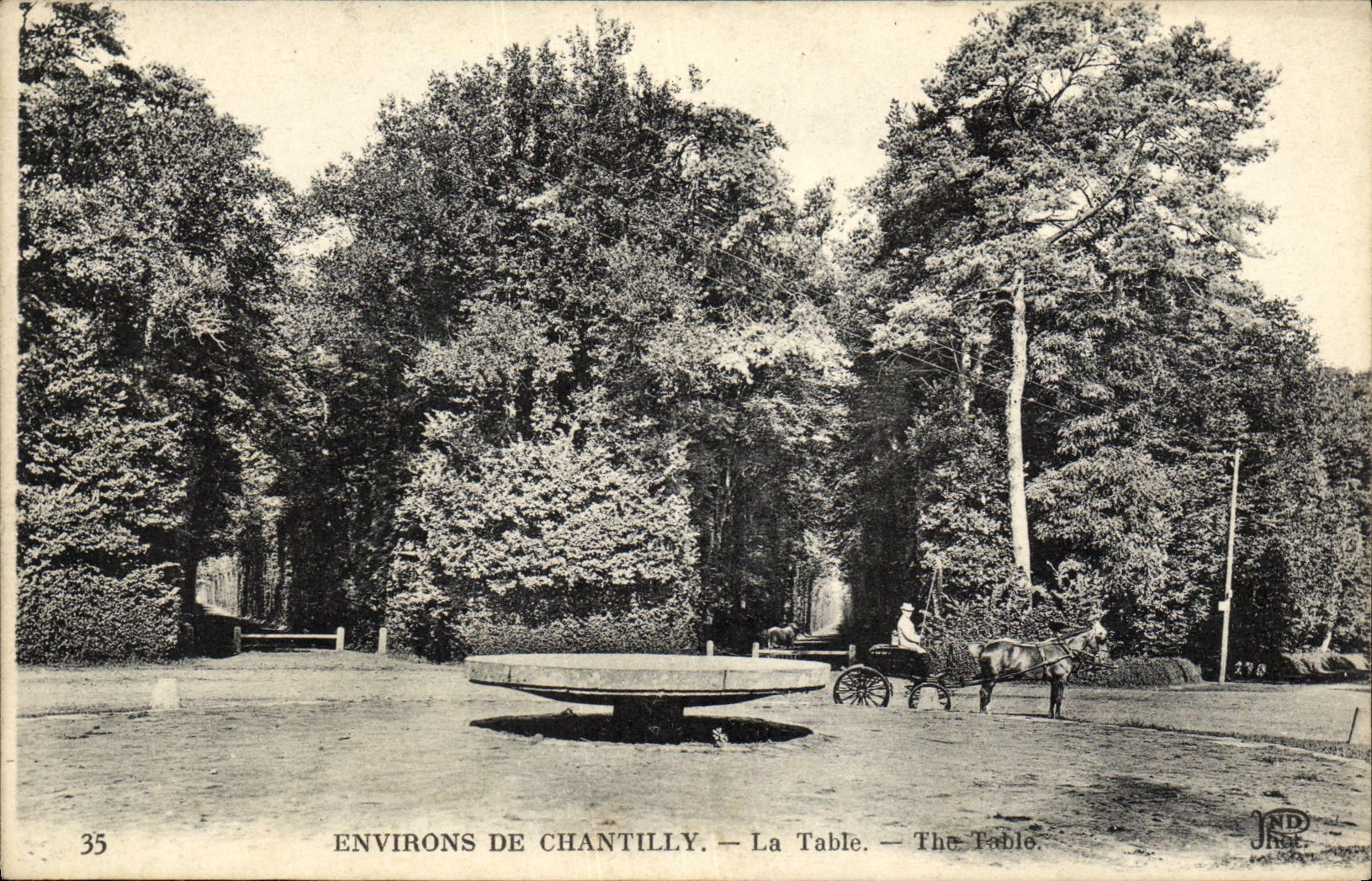 VINTAGE POSTCARD Chantilly Surroundings the Table