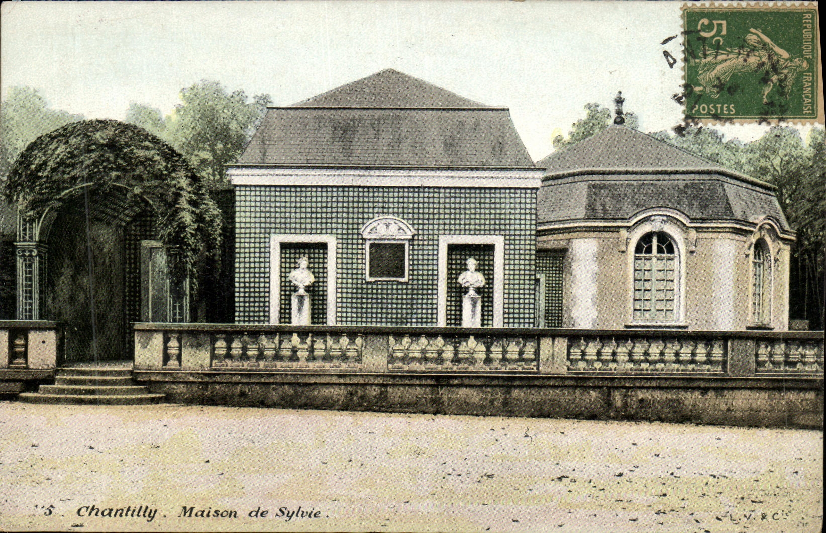 VINTAGE POSTCARD Castle of Chantilly House of Sylvie