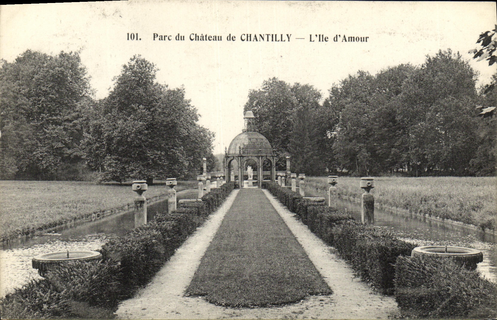 VINTAGE POSTCARD Castle of Chantilly L Island D Love