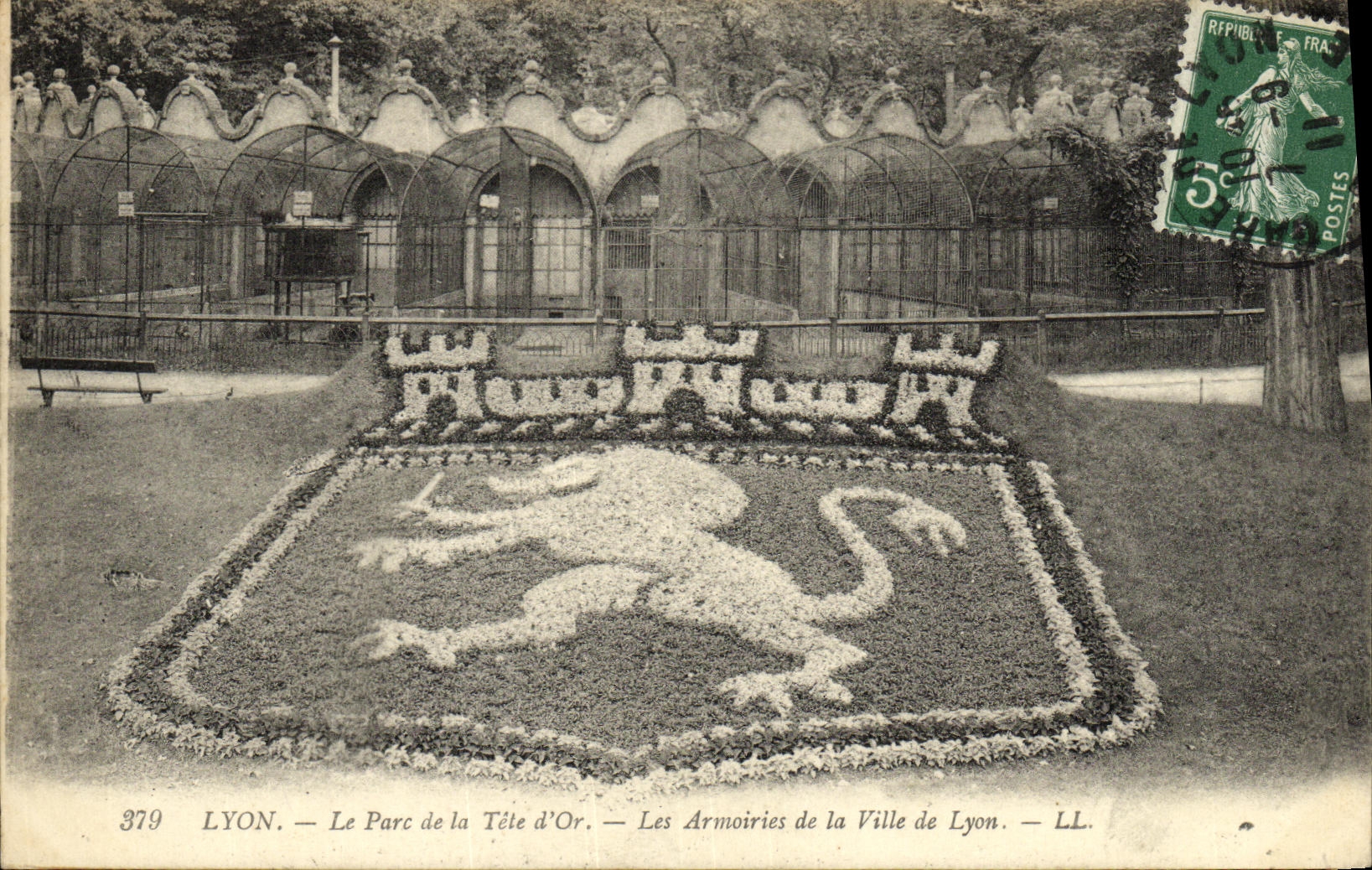 VINTAGE POSTCARD Lyon the Park of the Head D But Armorial bearings of the Town of Lyon Lion