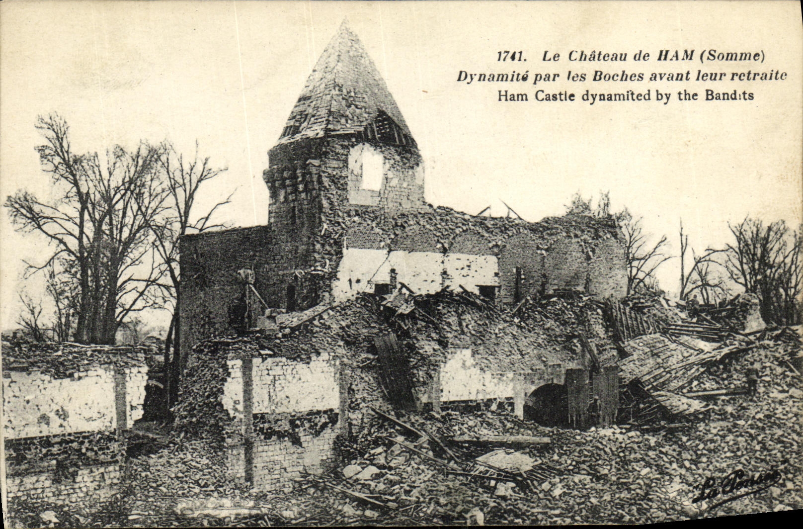 VINTAGE POSTCARD Ham the Castle Dynamites by the boches Militaria