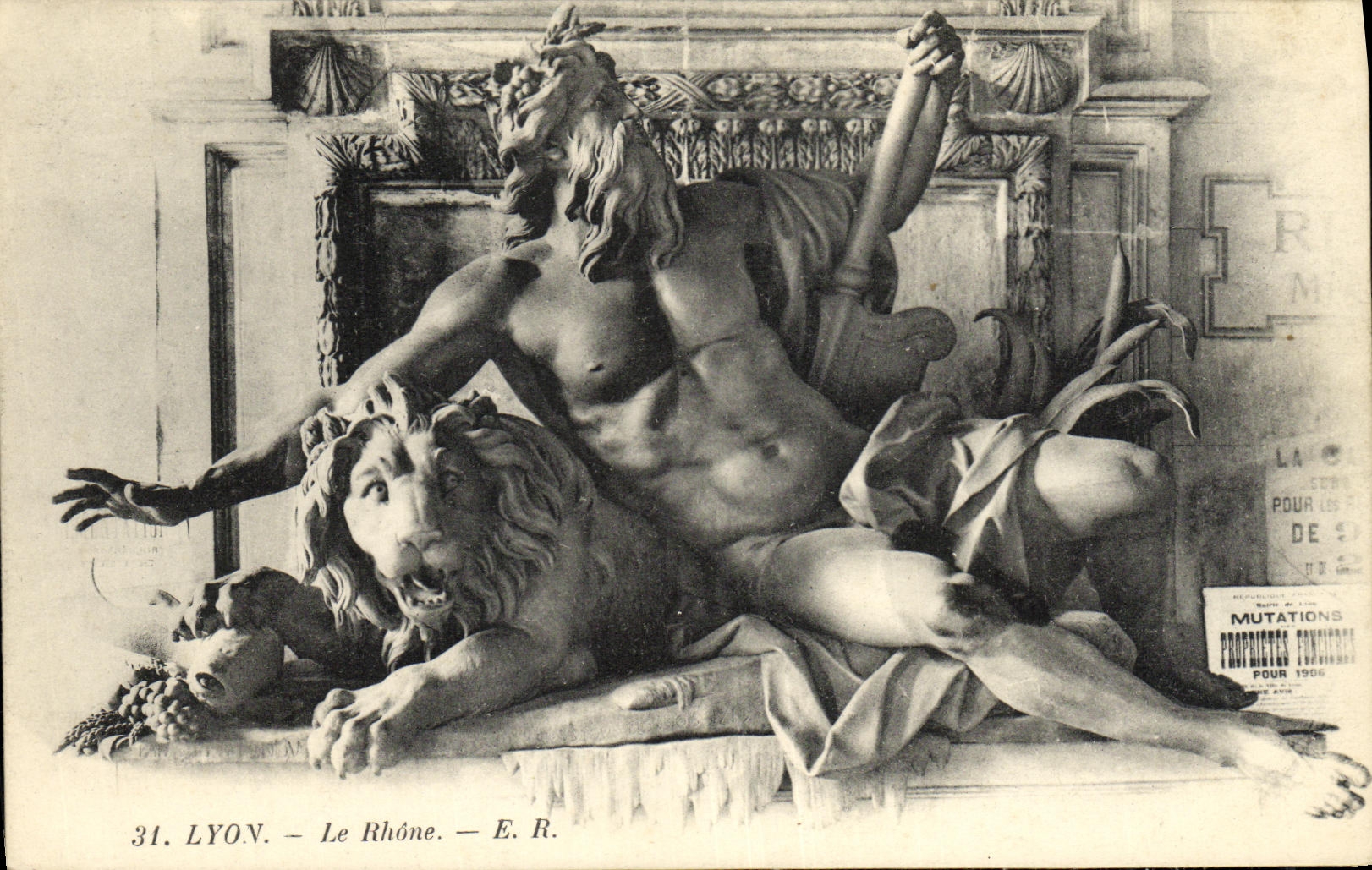 VINTAGE POSTCARD Lyon the Rhone Lion