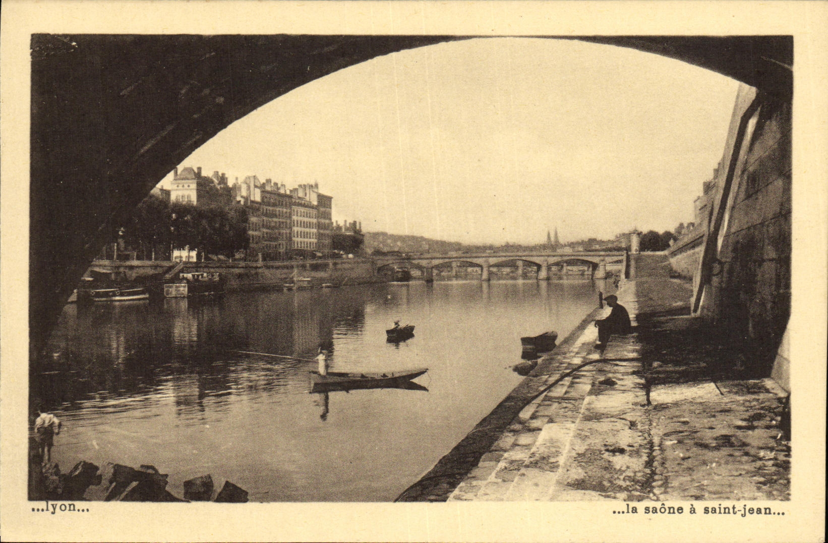 VINTAGE POSTCARD Lyon the Saone has holy Jean