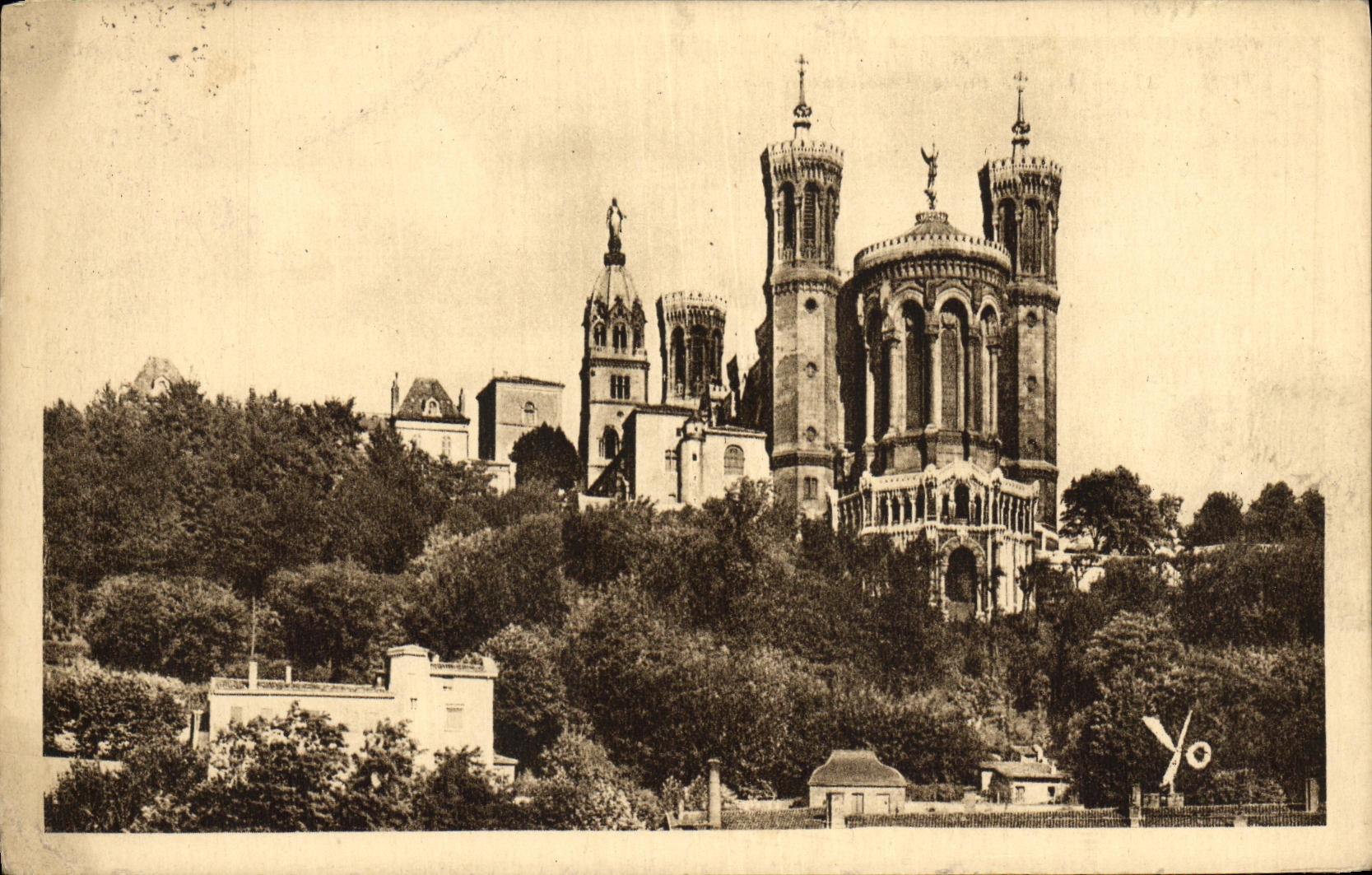 VINTAGE POSTCARD Lyon Apse of the Basilica of Notre Dame of our Lady of Fourviere