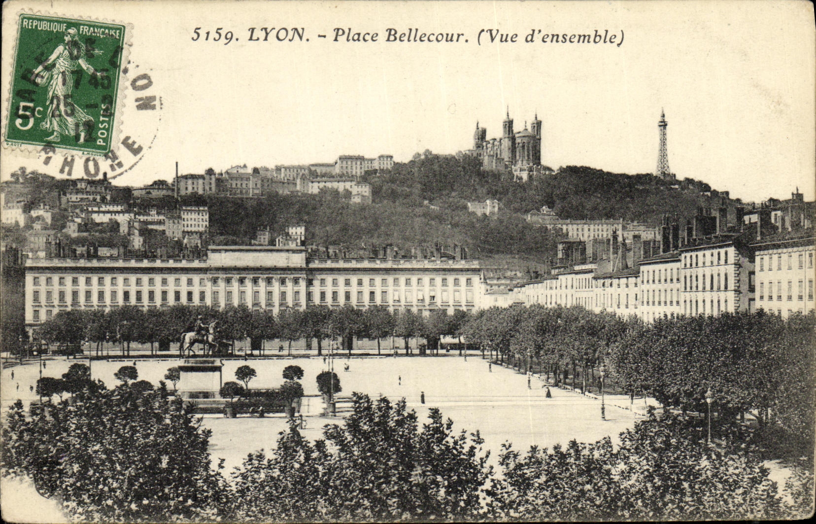 VINTAGE POSTCARD Lyon Places Bellecour Vue D together