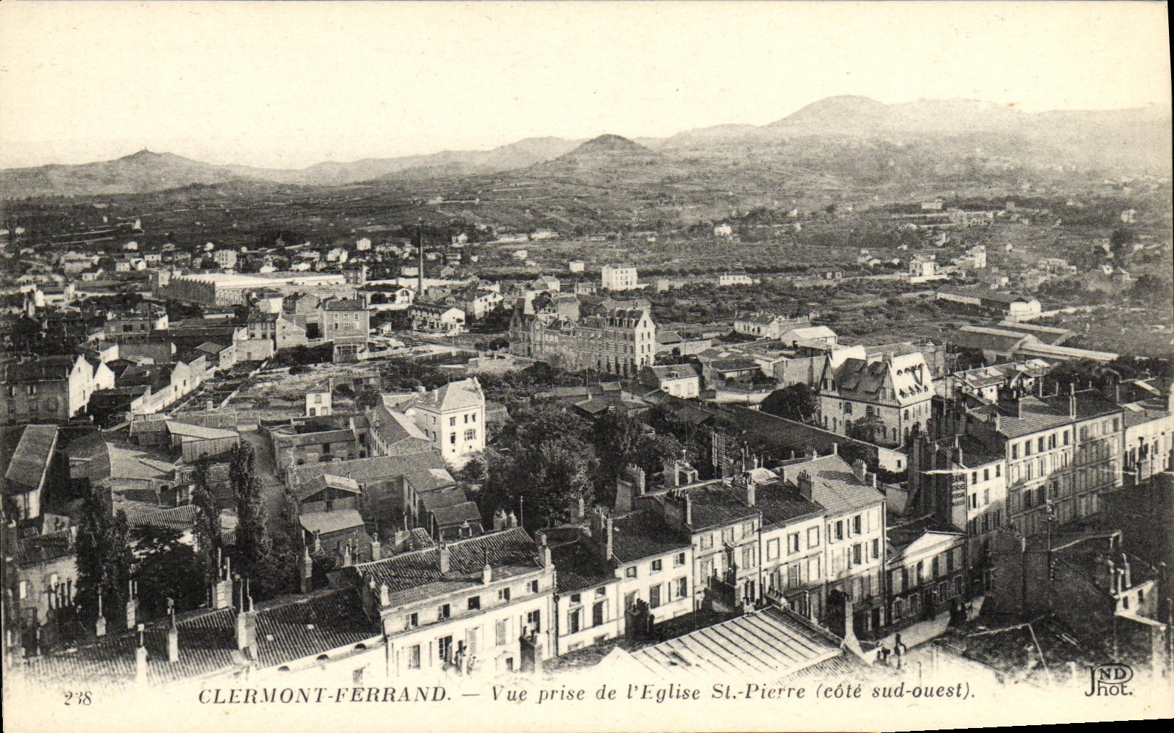 POSTAL Clermont Ferrand de la VENDIMIA vista de L St Pedro de la iglesia