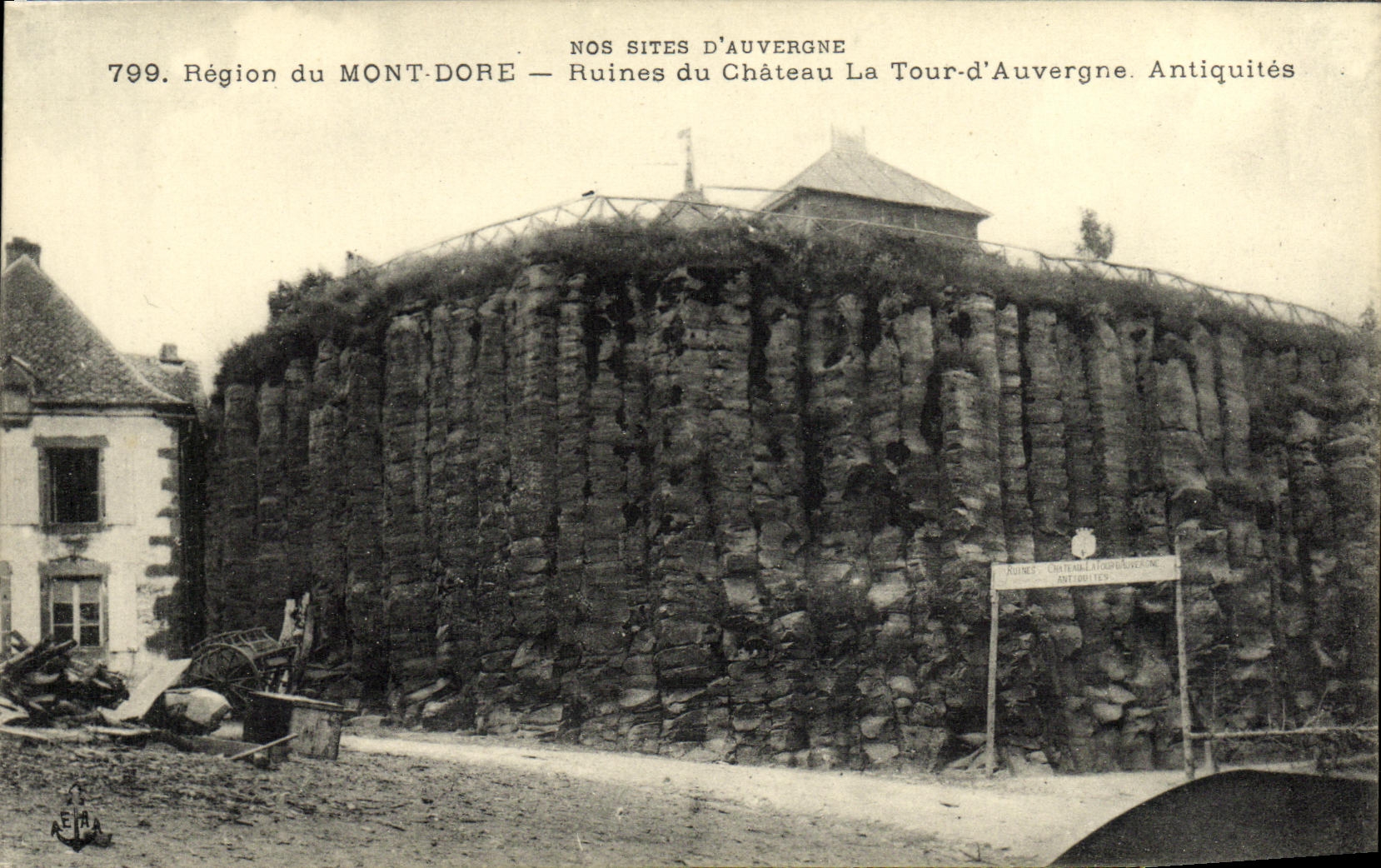 VINTAGE POSTCARD Region of the Mount Gilds Ruins of the Castle the Tower D Auvergne Aniquites