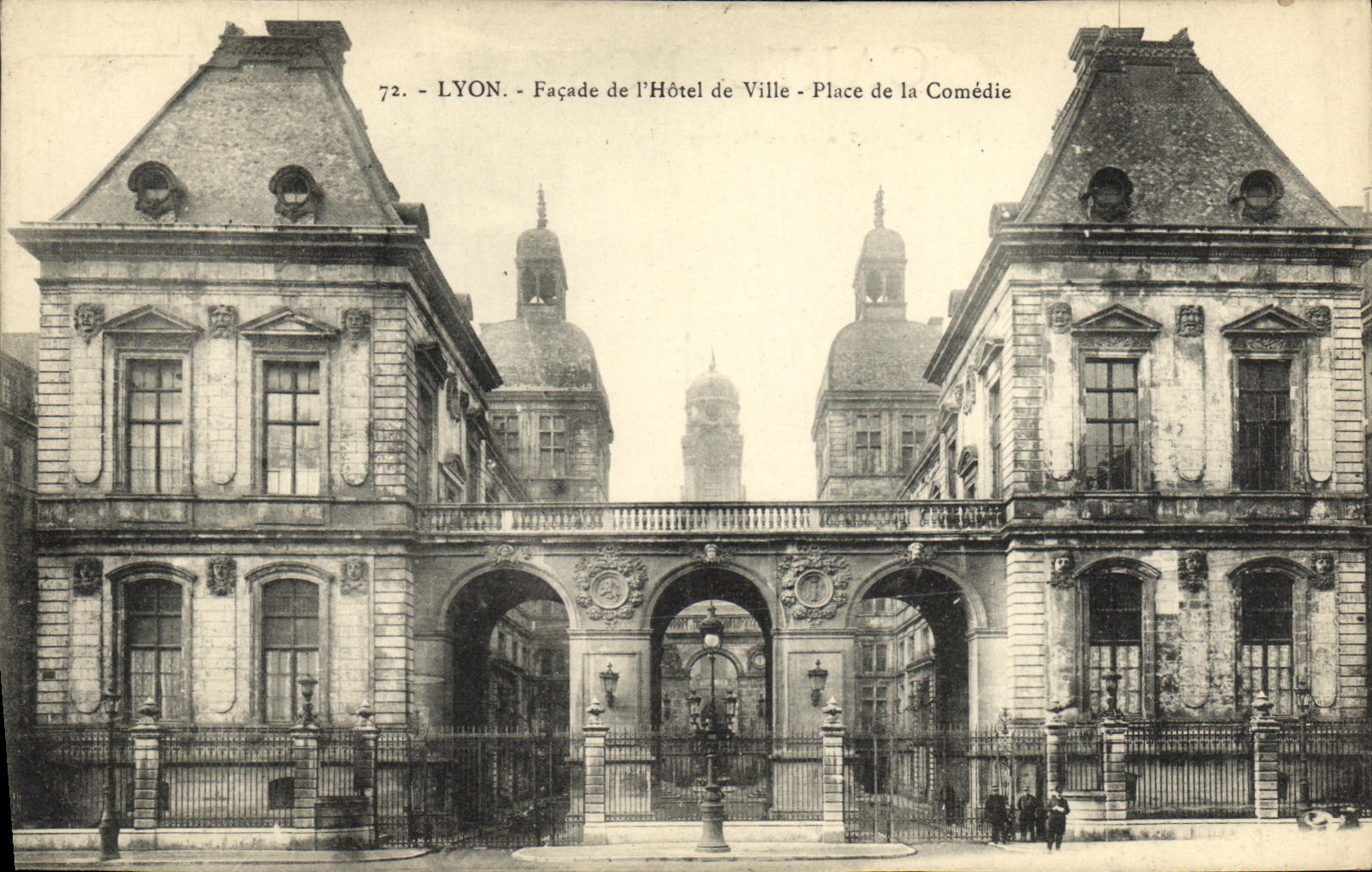 VINTAGE POSTCARD Lyon Facade of L Town hall Places Comedy