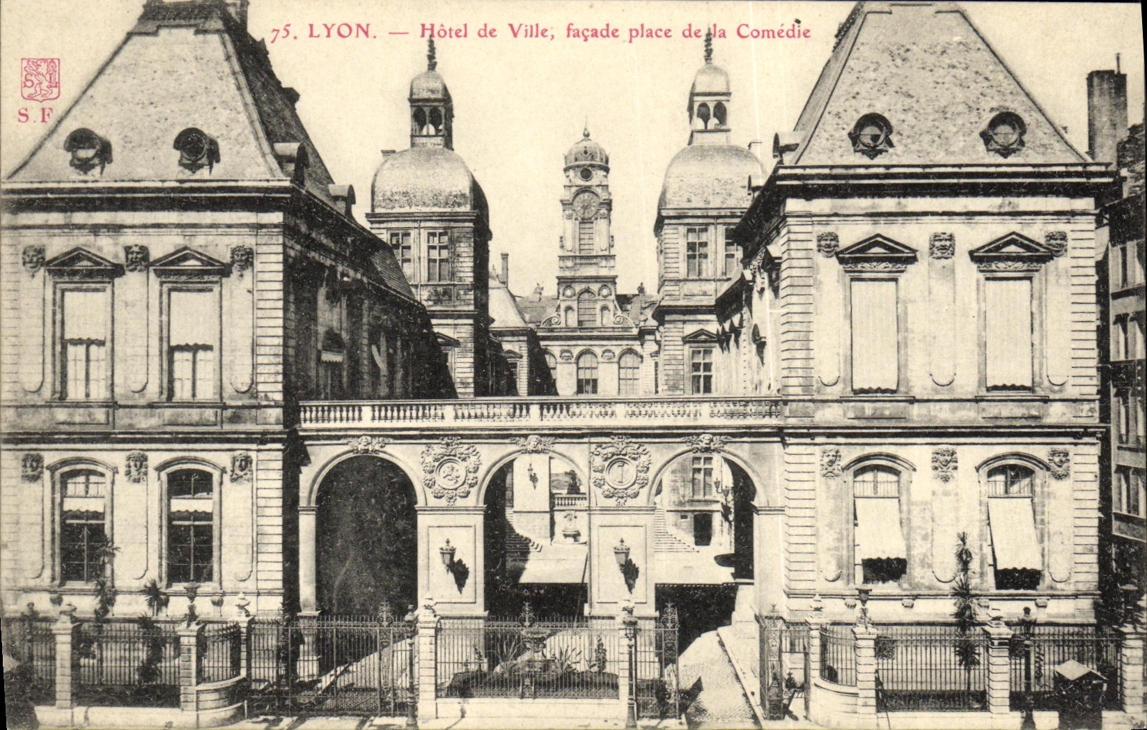 VINTAGE POSTCARD Lyon Town hall Frontage Places Comedy