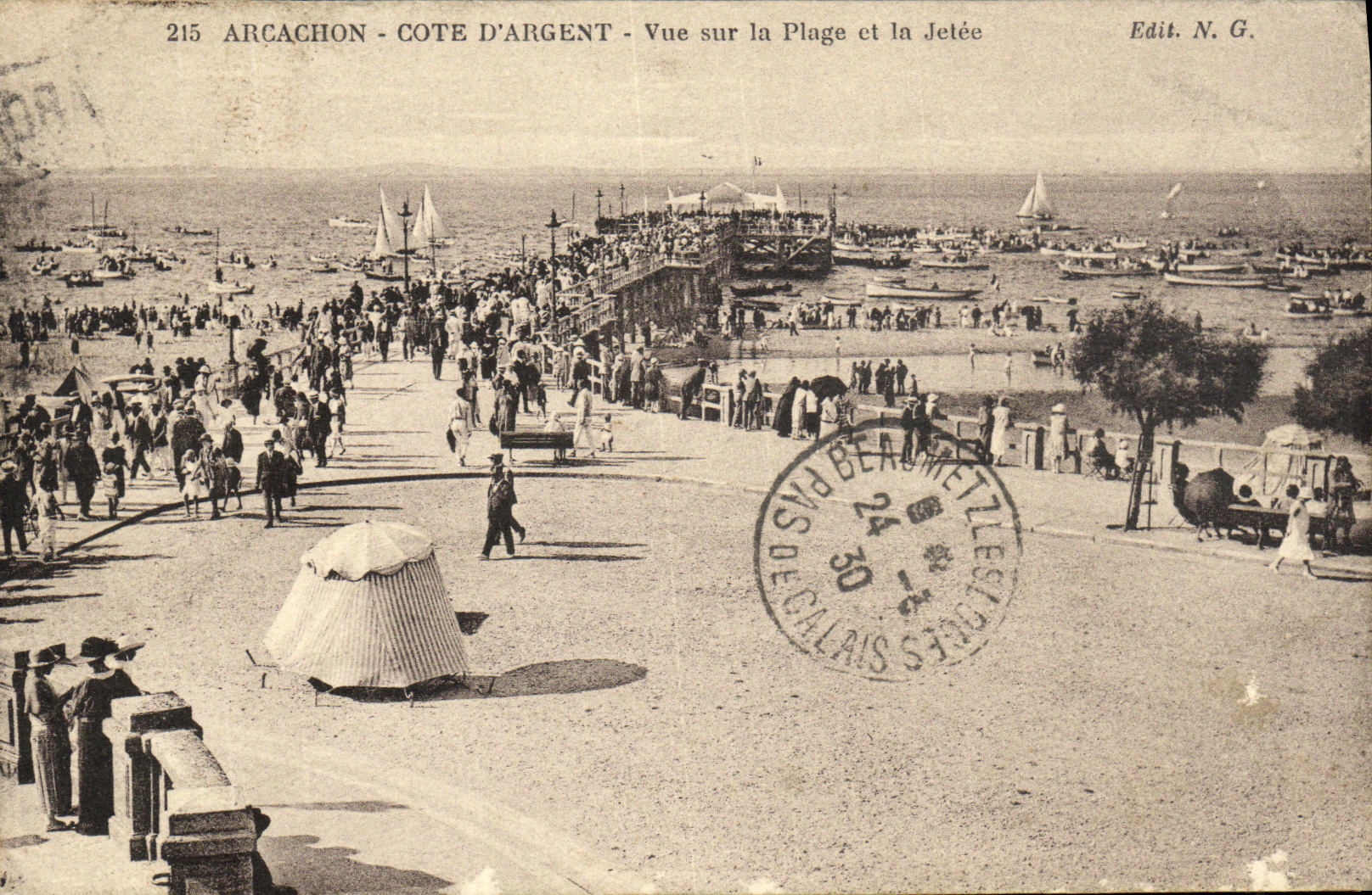 VINTAGE POSTCARD Arcachon Dimensions D Money Seen On the Beach and the Pier