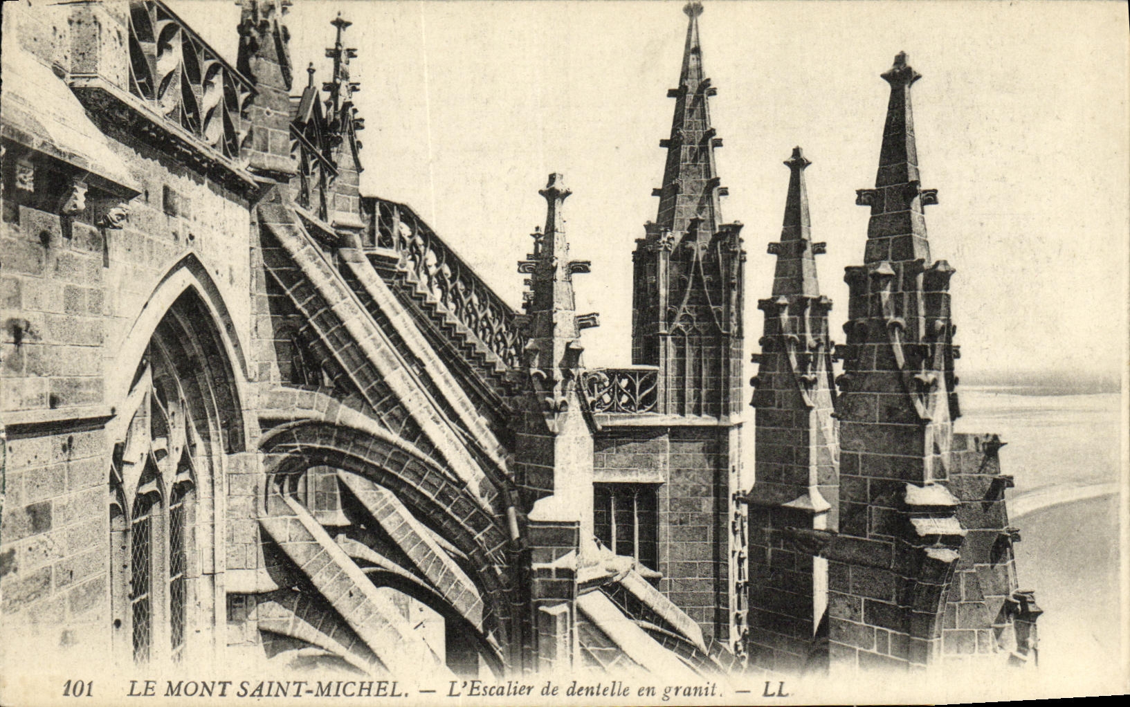 CPA Mont Saint Michel L Escalier de Dentelle en Granit