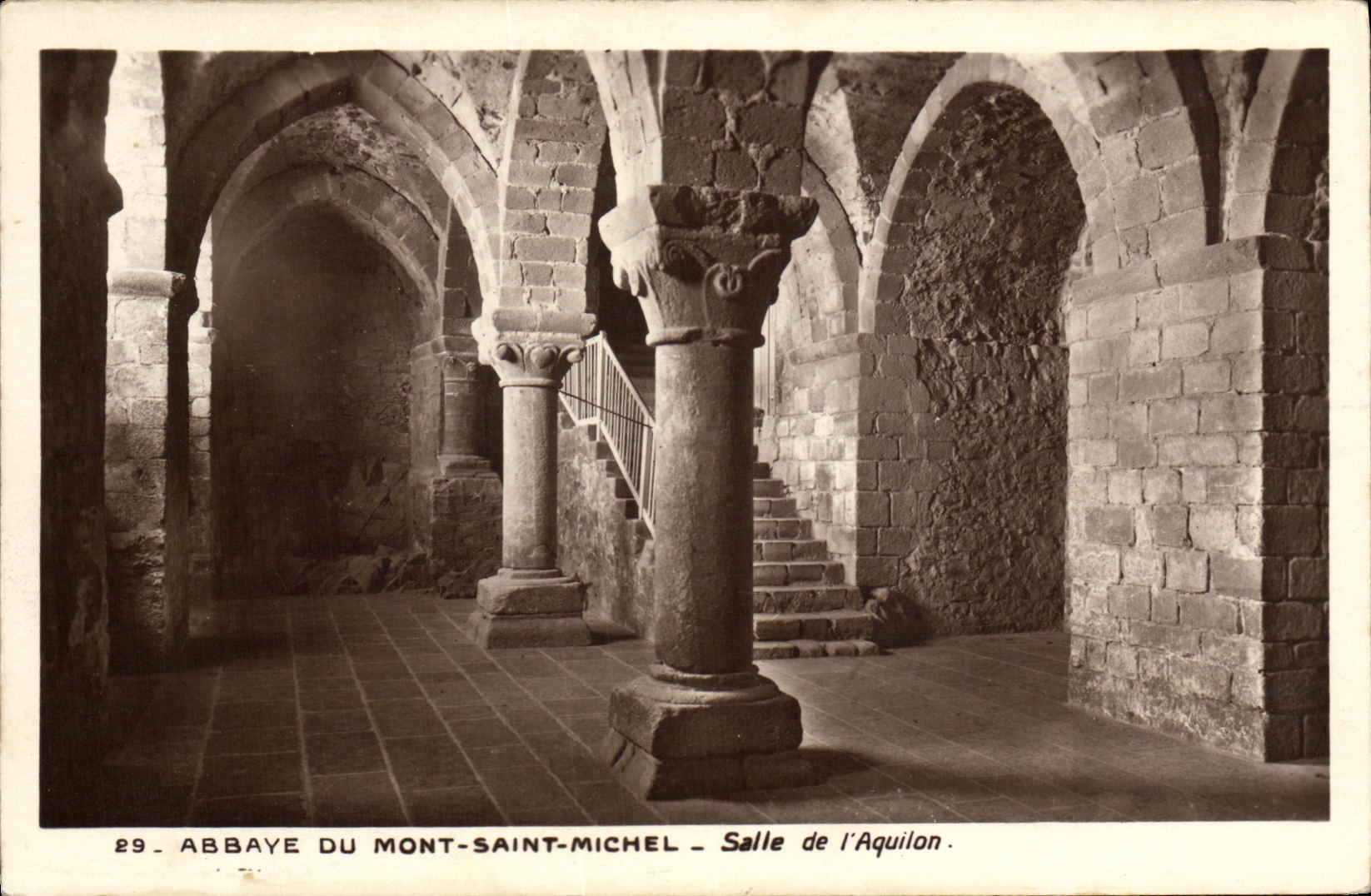 CPA Mont Saint Michel Salle de L Aquilon Abbaye