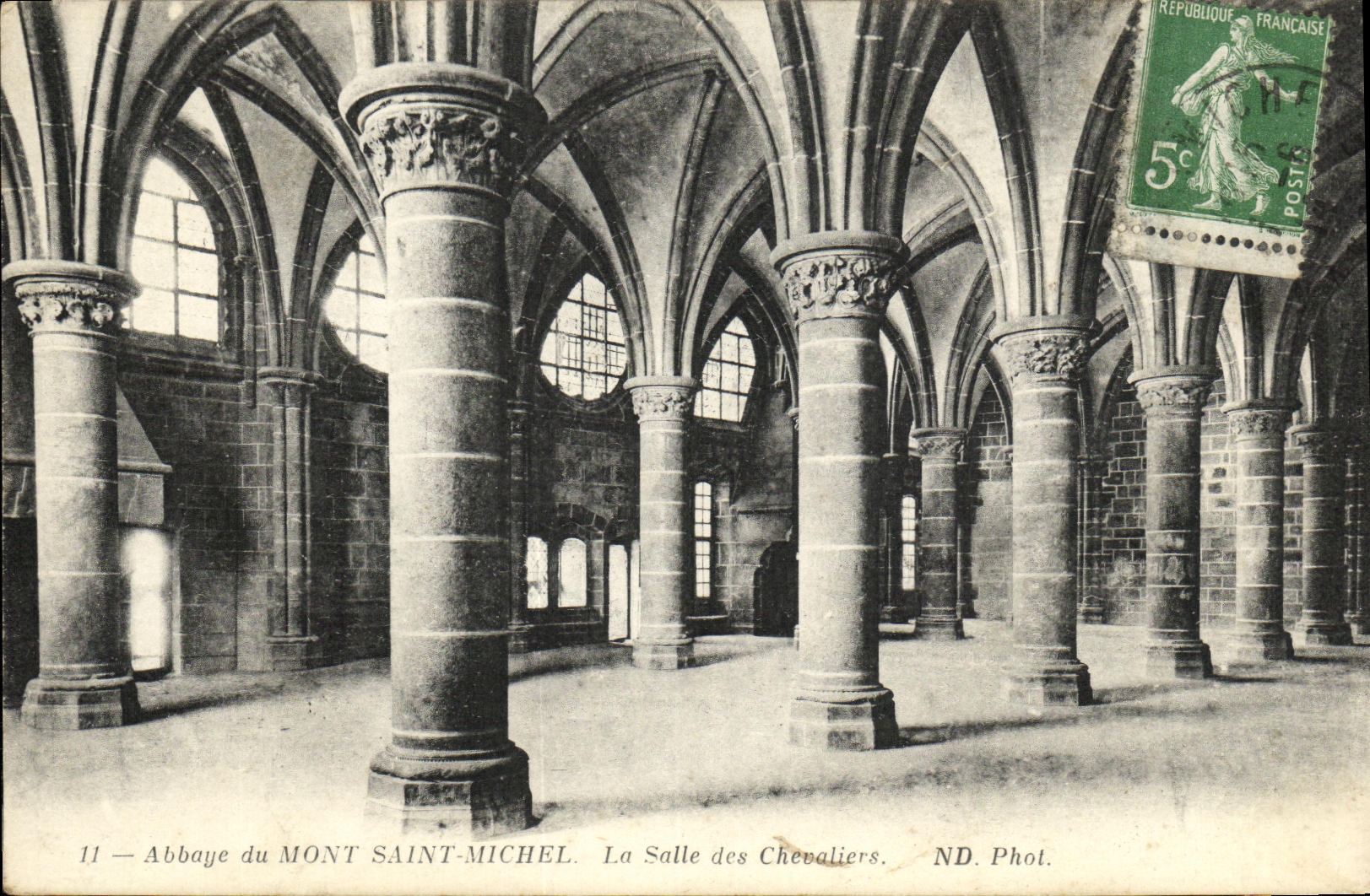 CPA La Mont Saint Michel La Salle des Chevaliers