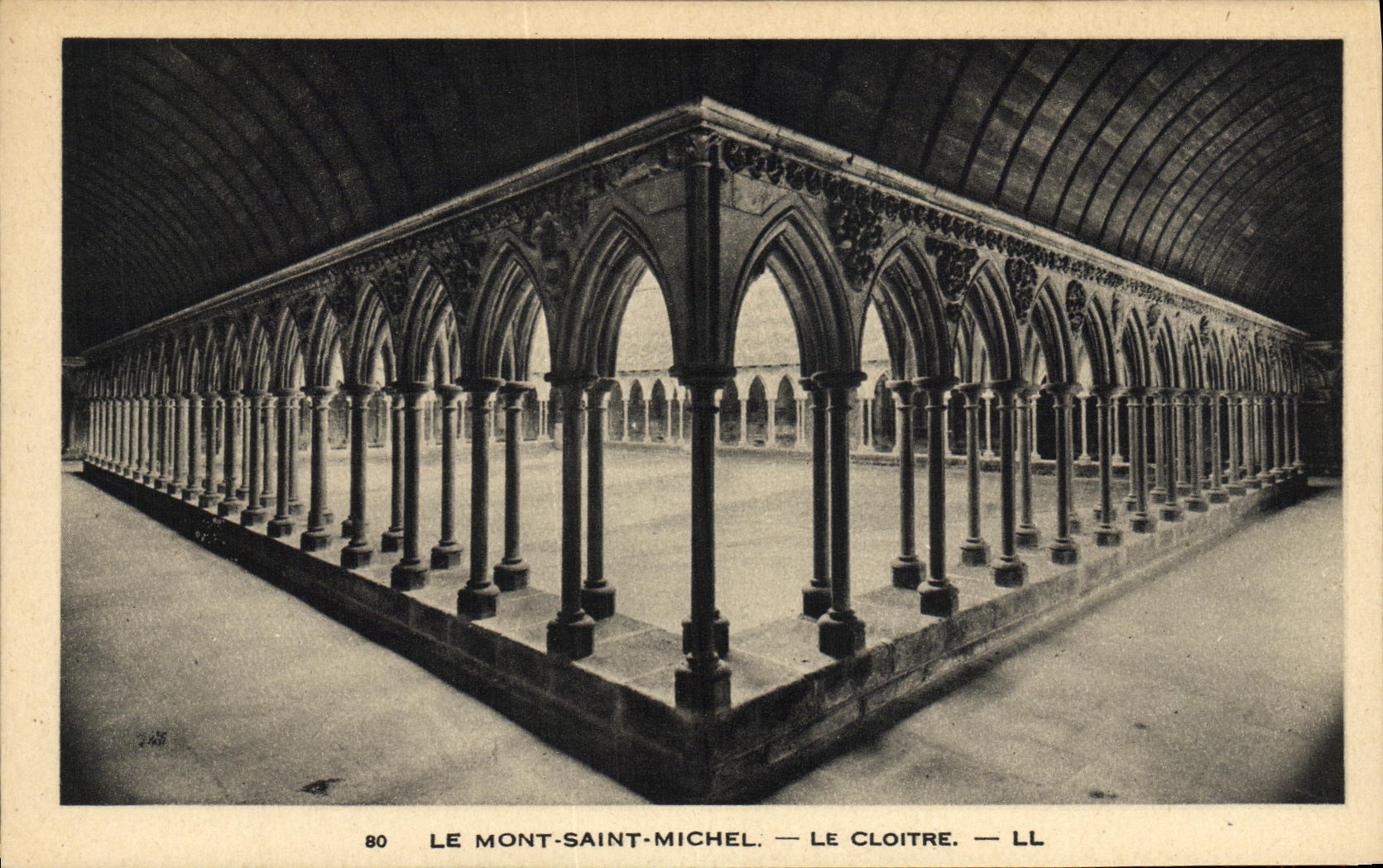 CPA La Mont Saint Michel Le Cloitre