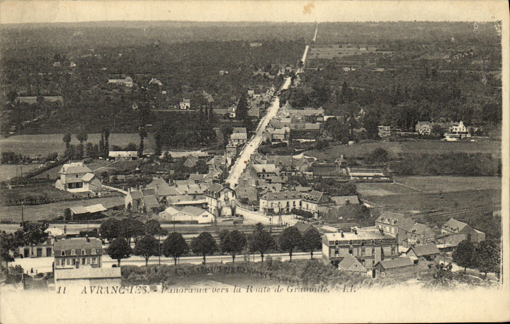 Panorama de Avranches de la POSTAL de la VENDIMIA hacia el camino de Graville