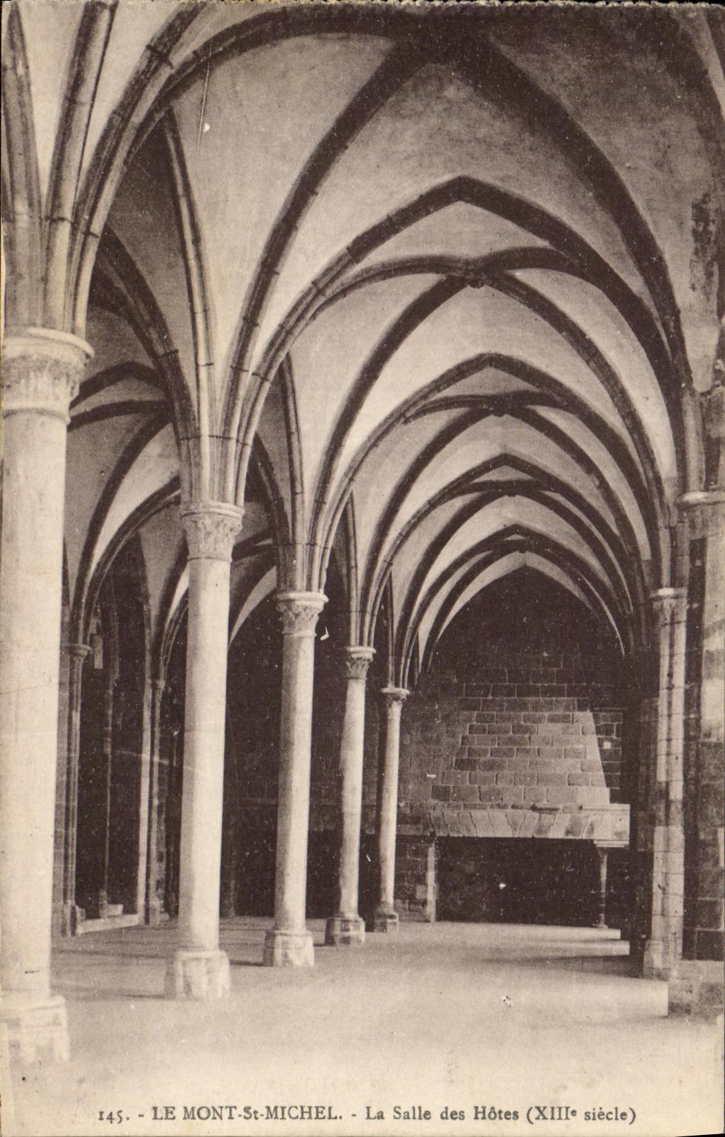 CPA Mont Saint Michel La Salle Des Hotes