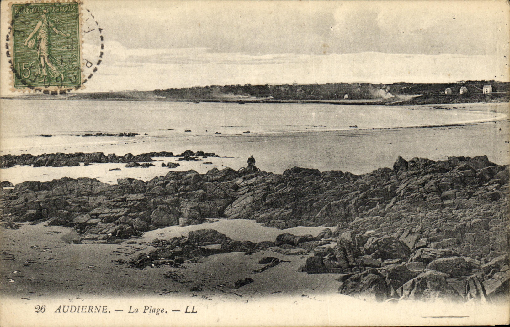 VINTAGE POSTCARD Audierne the Beach