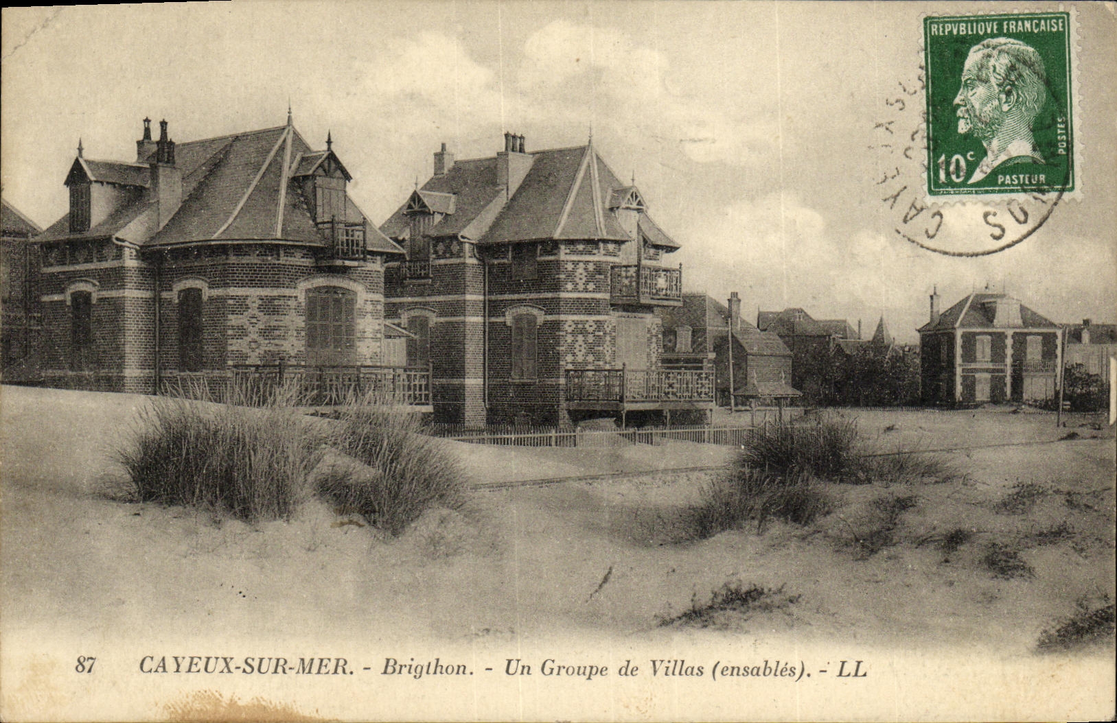 VINTAGE POSTCARD Cayeux On Sea Brigthon a Group of Villas