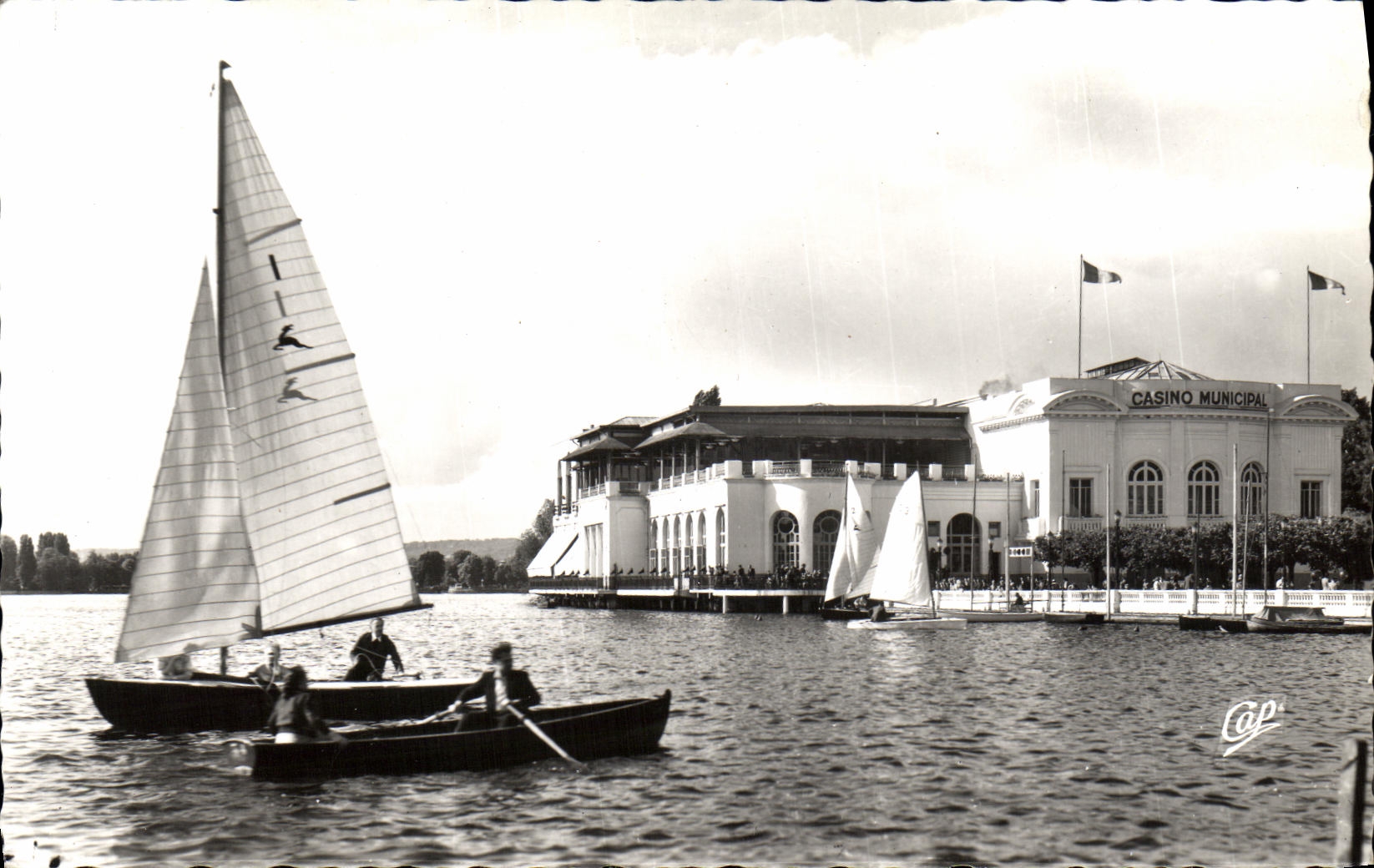 CPM Enghien les Bains Le Casino Bateau