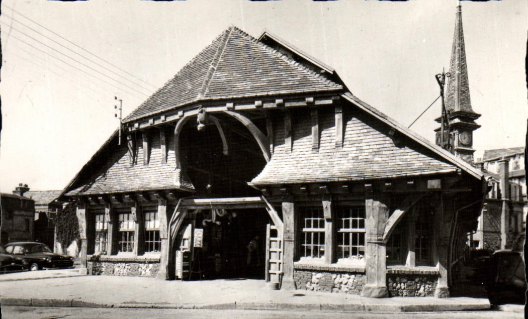 MODERN CARD Etretat the Old one Goes