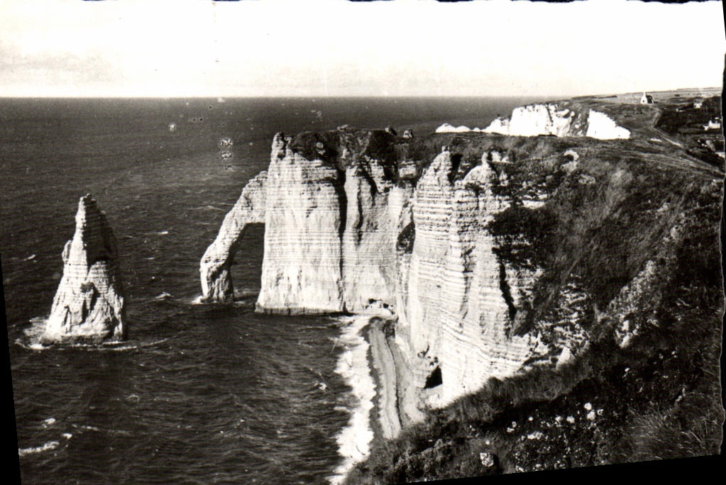 MODERN CARD Etretat the Cliffs the Gate D Downstream and L Switches