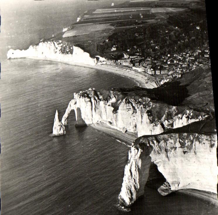 MODERN CARD Etretat Seen air of the 3 Gates