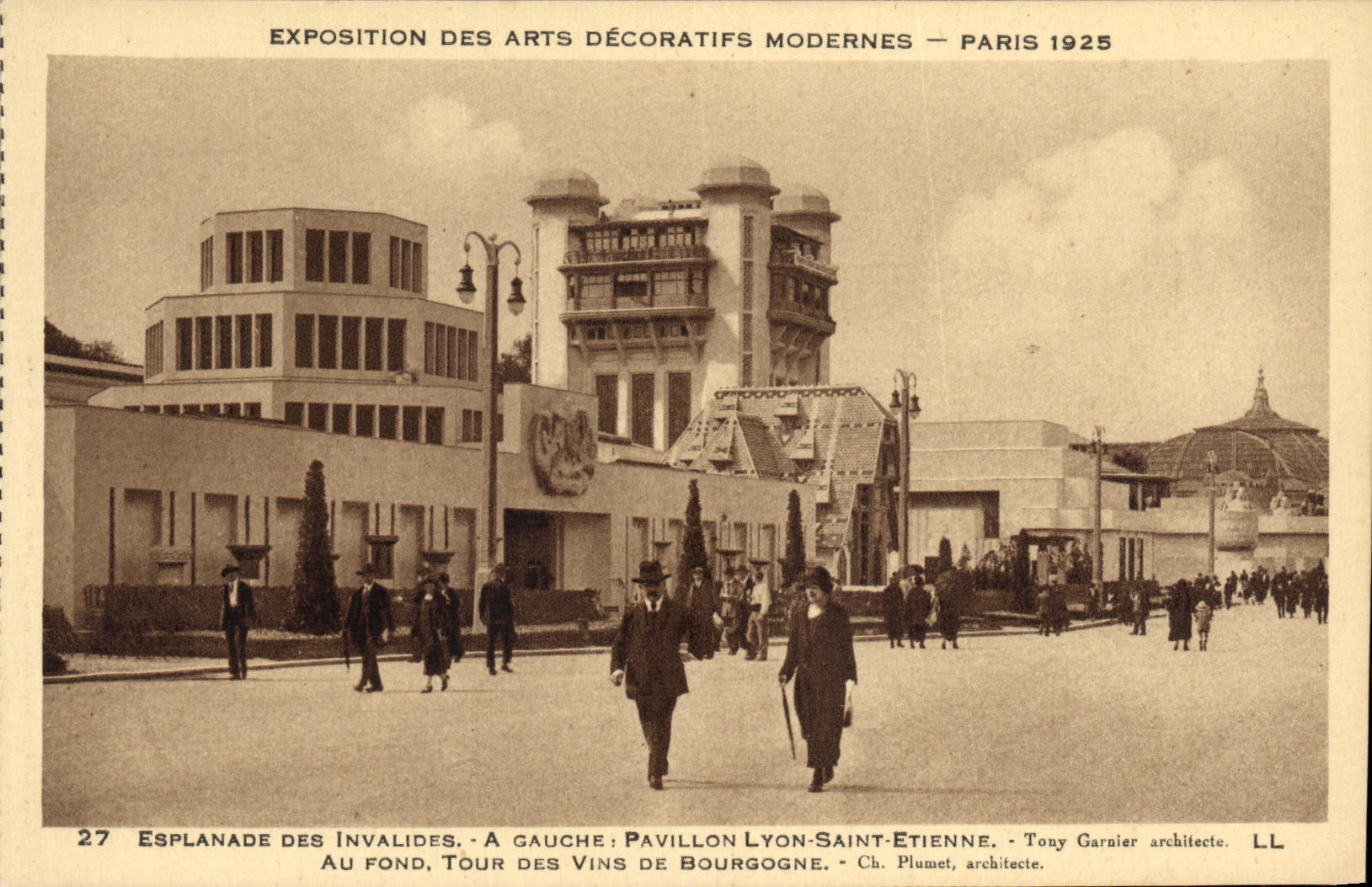 CPA Exposition des Arts Decoratifs Modernes Paris 1925 Esplande des Invalides A Gauche Pavillon Lyon Saint Etienne