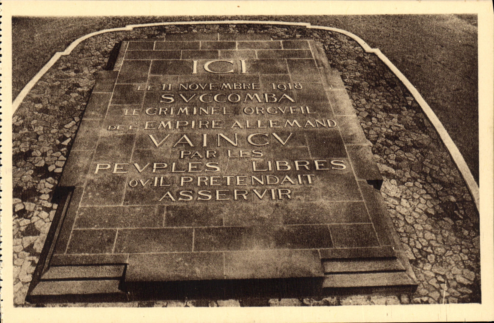 CPA Foret de Compiegne Clairiere de l Armistice La Dalle Cenrale Militaria