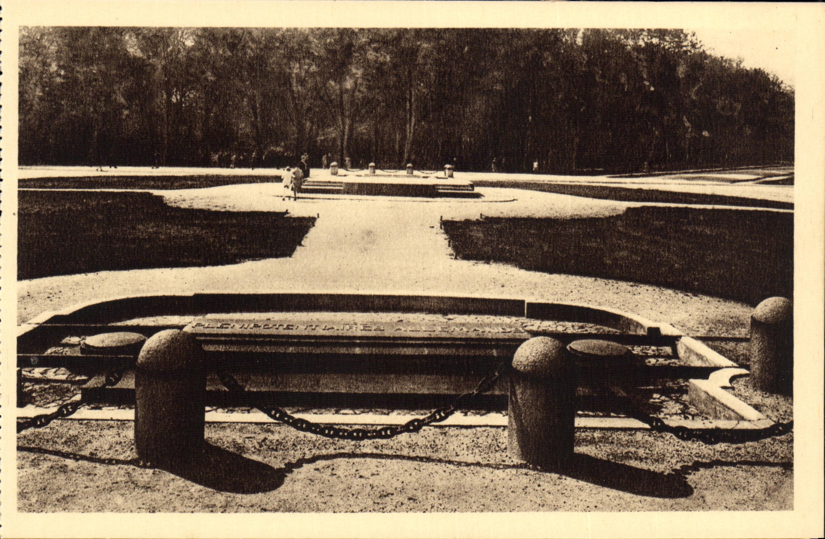 CPA Foret de Compiegne Clairiere de l Armistice Emplacement du Wagon Militaria