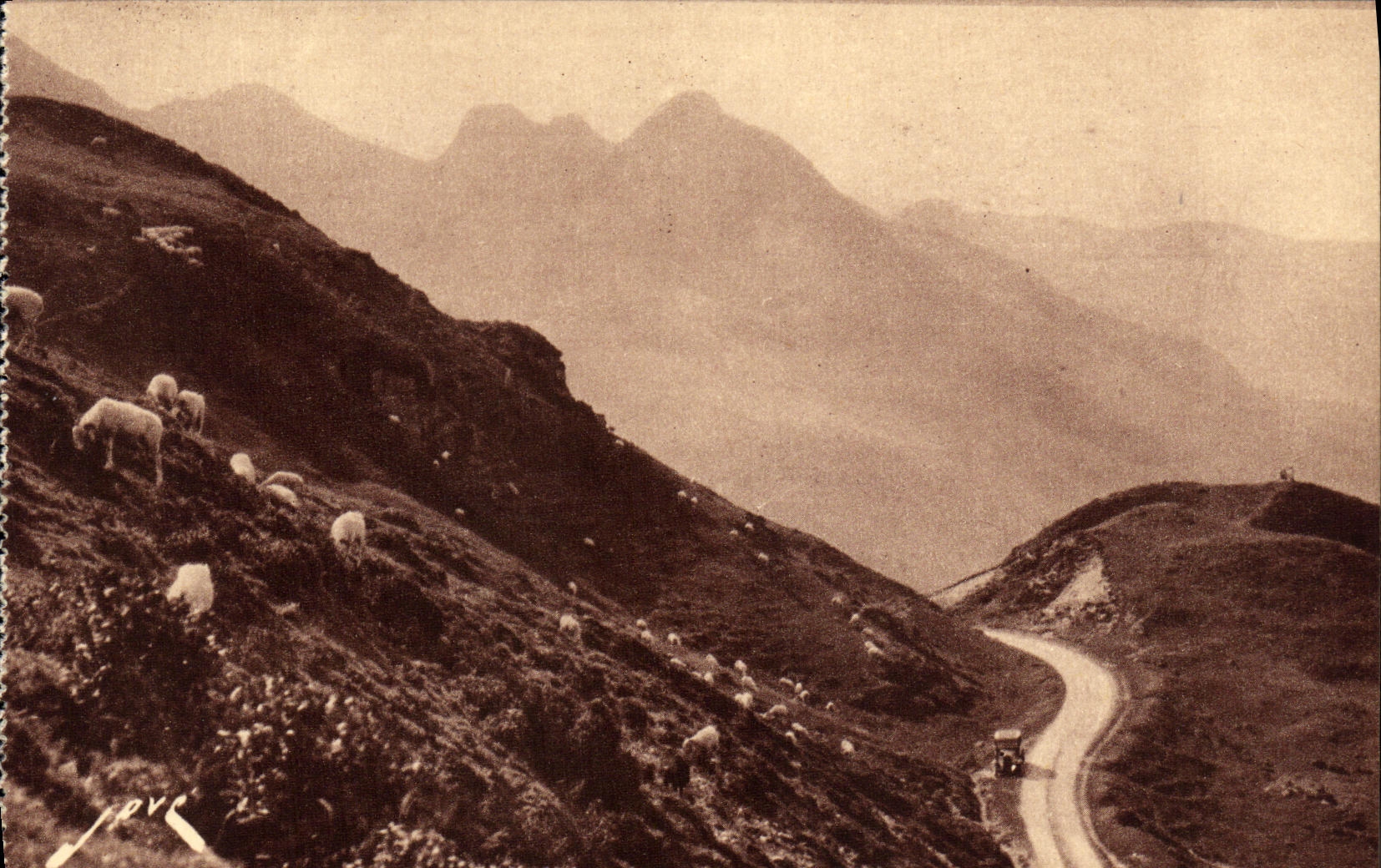 VINTAGE POSTCARD Thermal Road of the collar D Aubisque a view point on the road