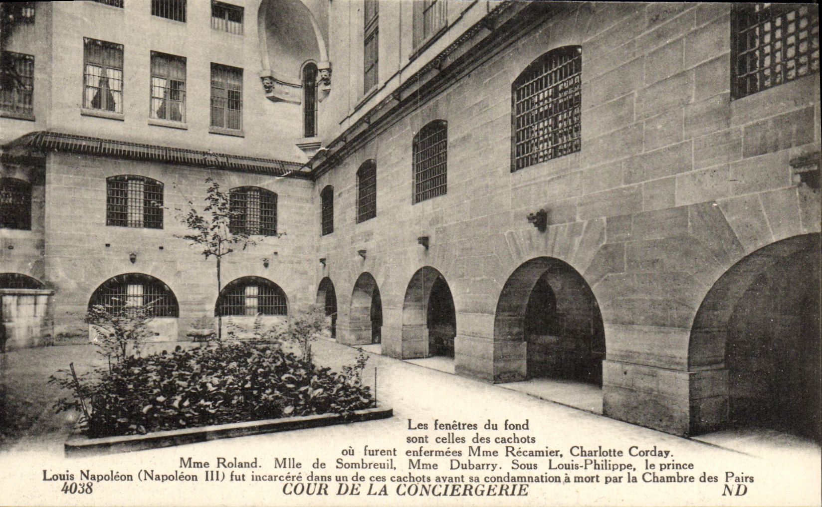 VINTAGE POSTCARD Court of the Paris Caretaker s lodge