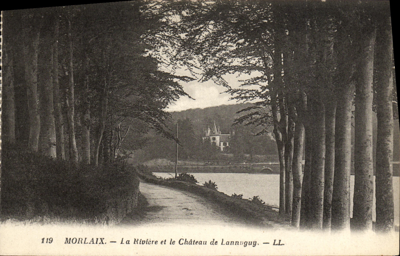 VINTAGE POSTCARD Morlaix the River and the Castle of Lannuguy