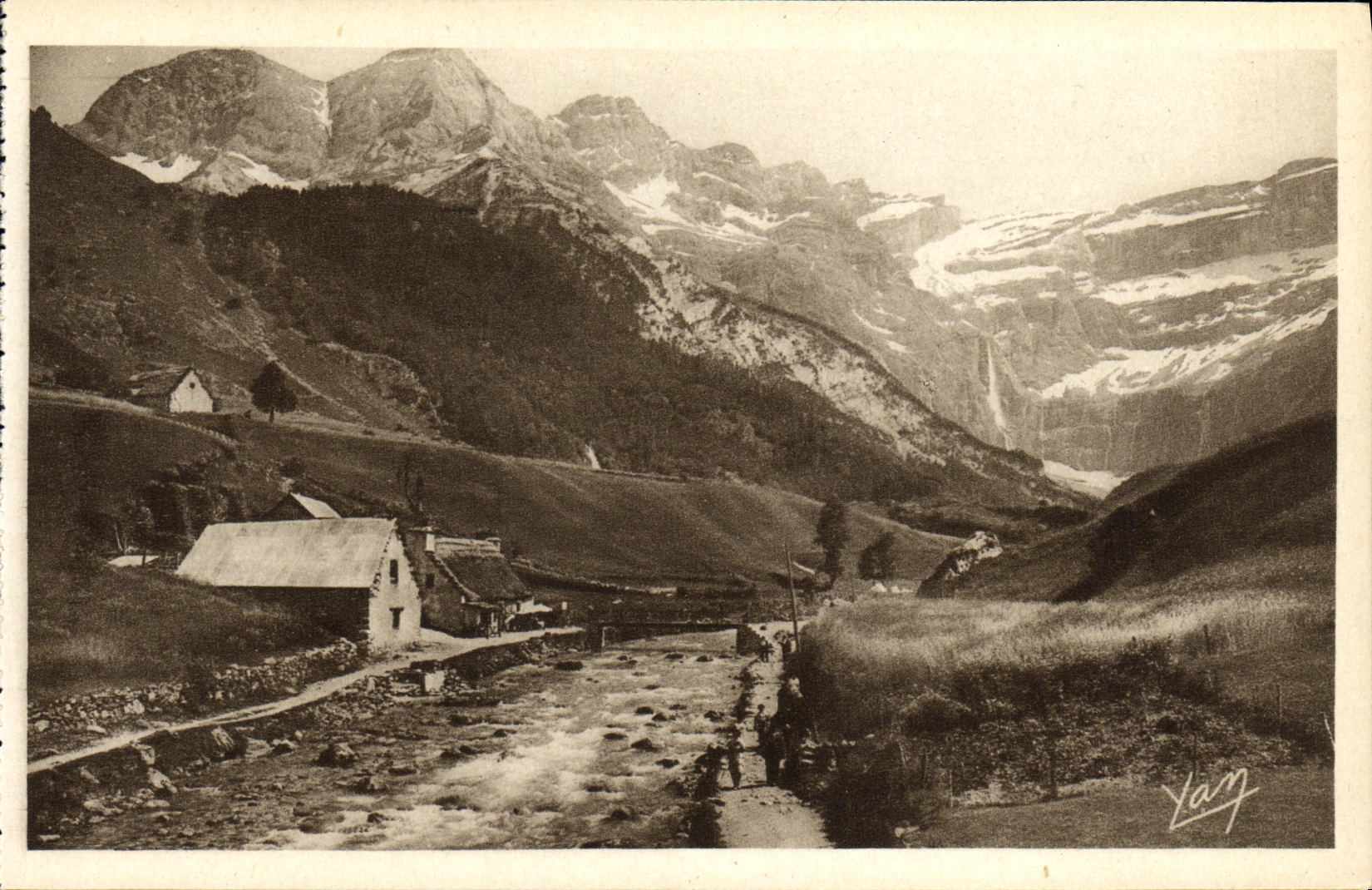 CPA Gavarnie Le Cirque et le Gave