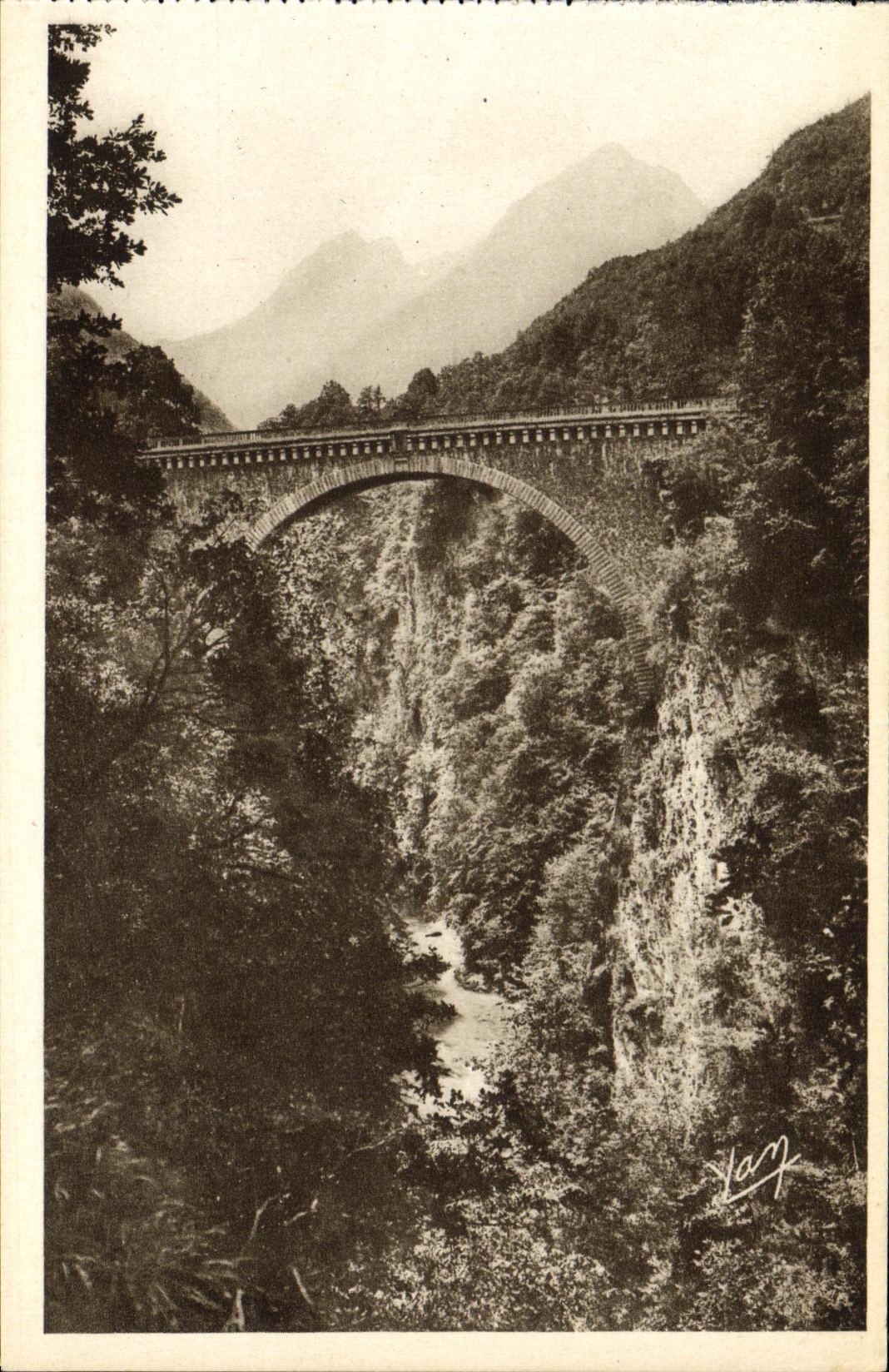 Ahorrador santo de la POSTAL de la VENDIMIA les Bains el puente de Napoleon