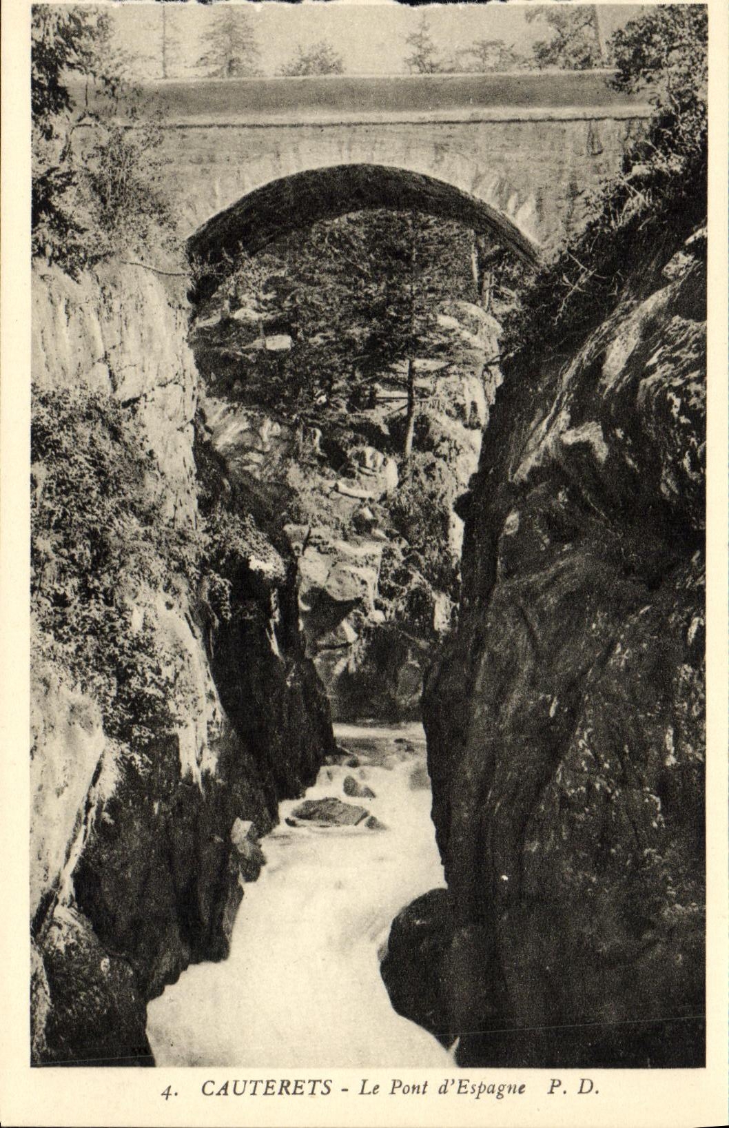 CPA Cauterets Le Pont D Espagne
