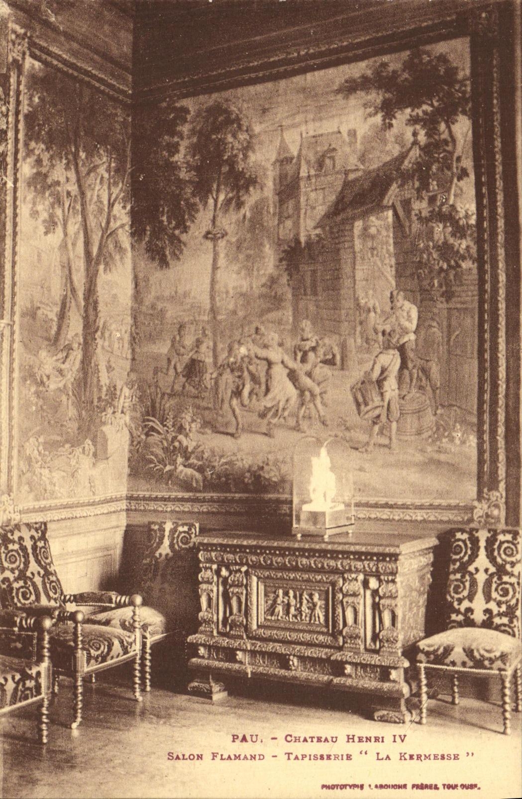 VINTAGE POSTCARD Pau Castle Henri IV Flemish Living room Tapestry the village fair