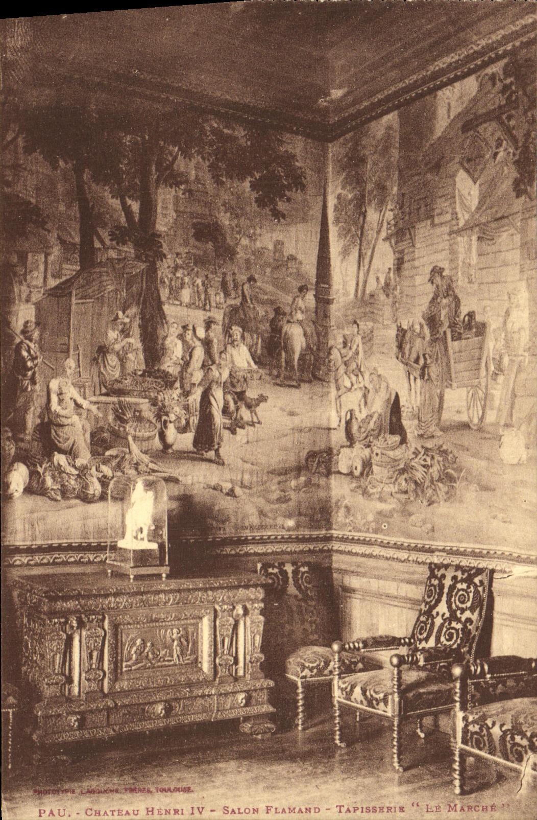 Mercado de la tapiceria de la sala de estar del flamenco de Enrique IV del castillo de Pau de la POSTAL de la VENDIMIA