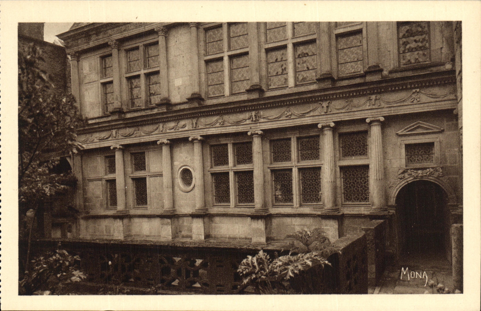 CPA Langres Maison Renaissance de la rue du cardinal Moriot