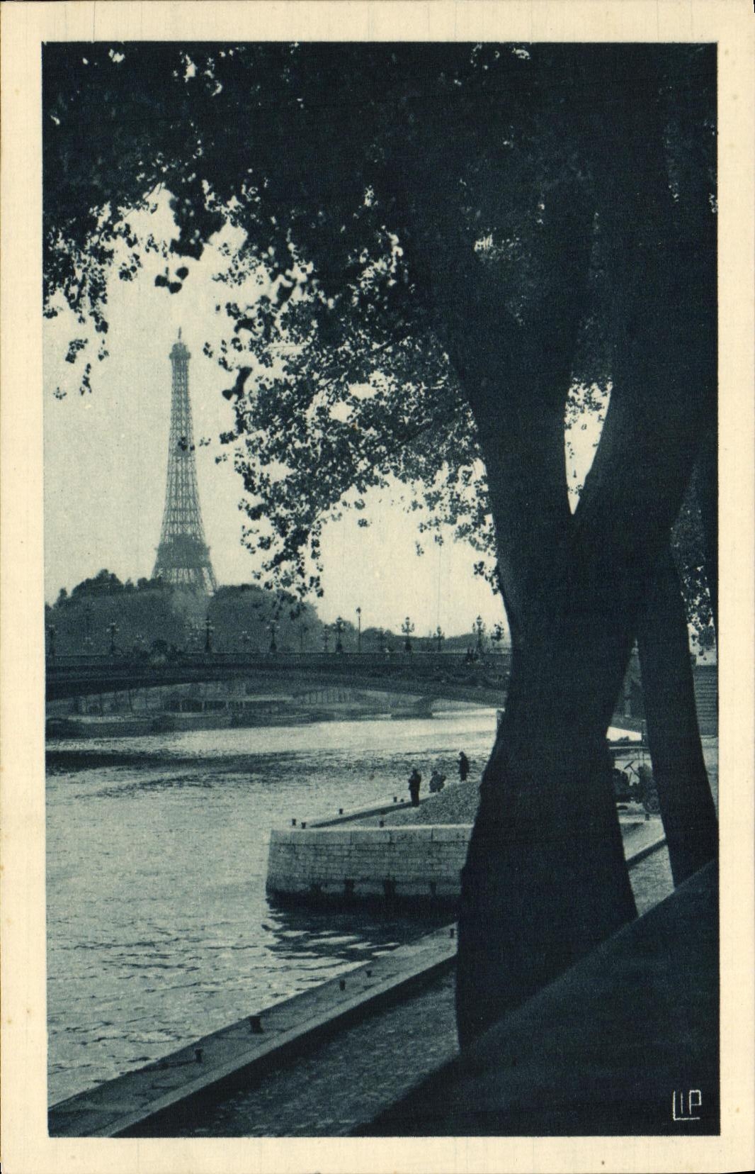 VINTAGE POSTCARD Paris Eiffel Tower the bridge Alexandre III Trocadero