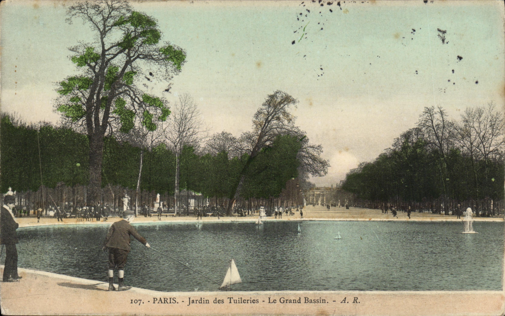 CPA Paris Jardin des Tuileries Le Grand Bassin