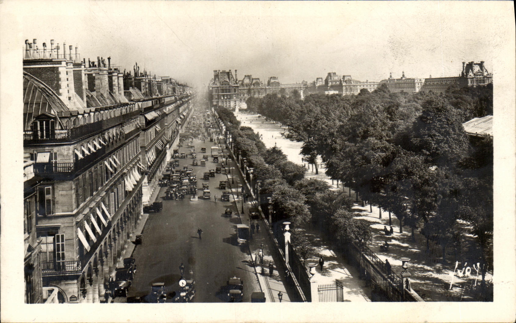 VINTAGE POSTCARD Paris View on the Street of Rivoli Tileries and Louvre