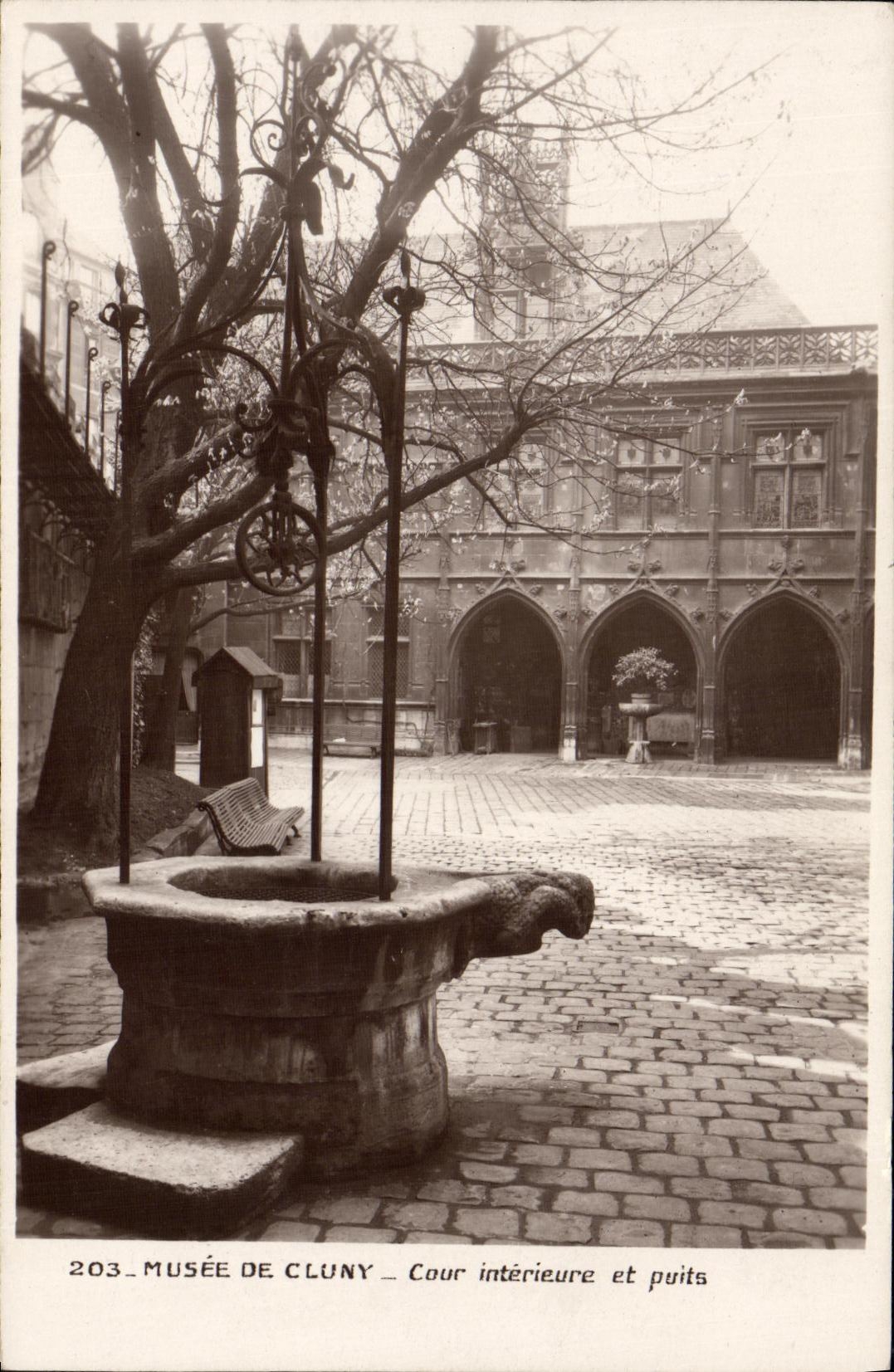 VINTAGE POSTCARD Paris Museum Of Cluny Interior Court and Well